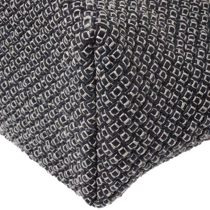 Bottega Veneta Dark Grey Woven Leather Medium Limited Edition 143/500 Cabat Tote In Good Condition In Dubai, Al Qouz 2