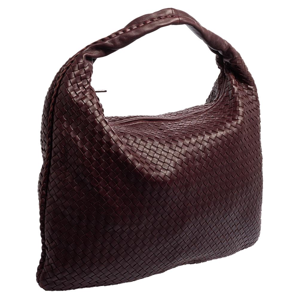 Bottega Veneta Dark Purple Intrecciato Leather Maxi Veneta Hobo In Good Condition In Dubai, Al Qouz 2