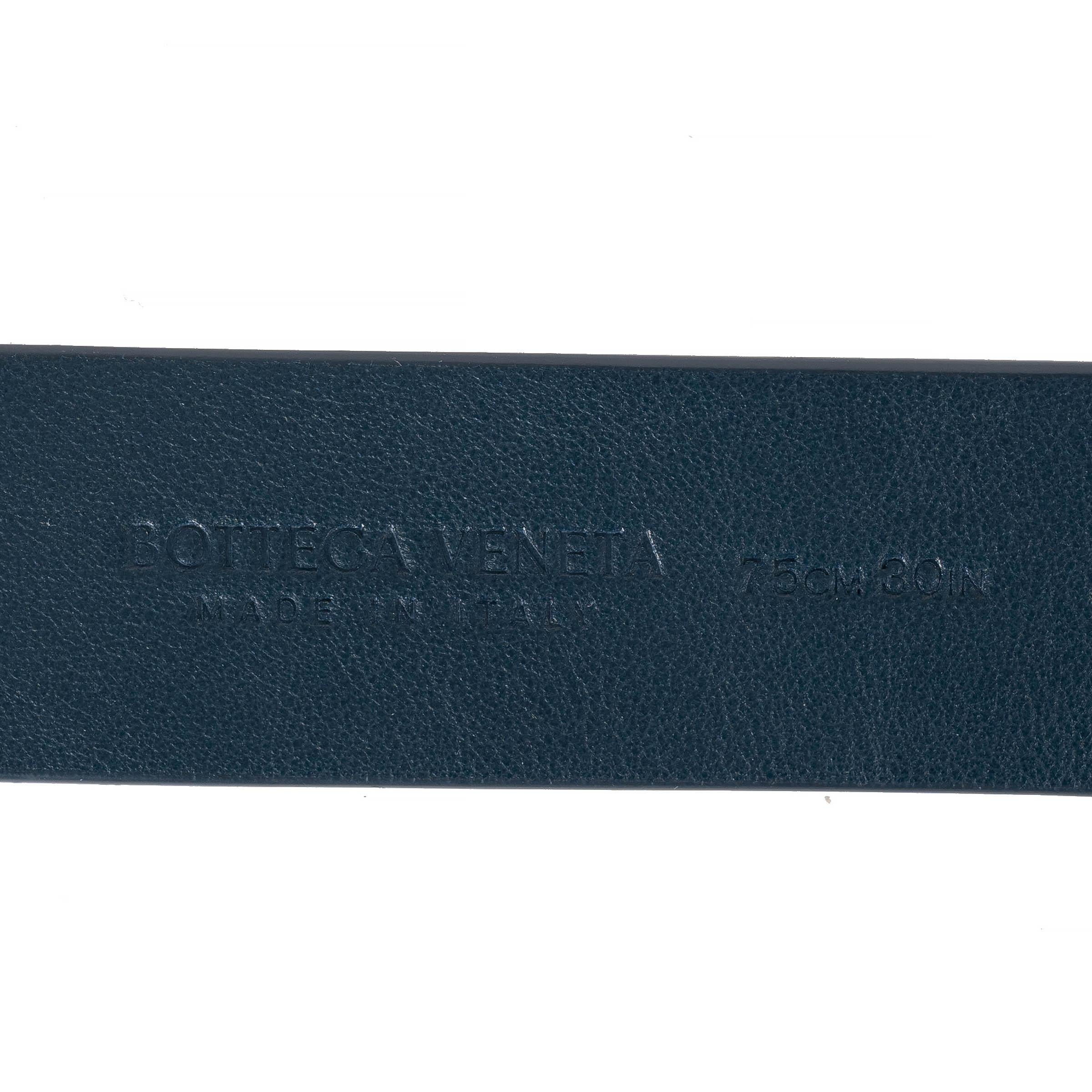 BOTTEGA VENETA Ceinture bleu profond 2022 METAL LOOPS taille 75 en vente 1
