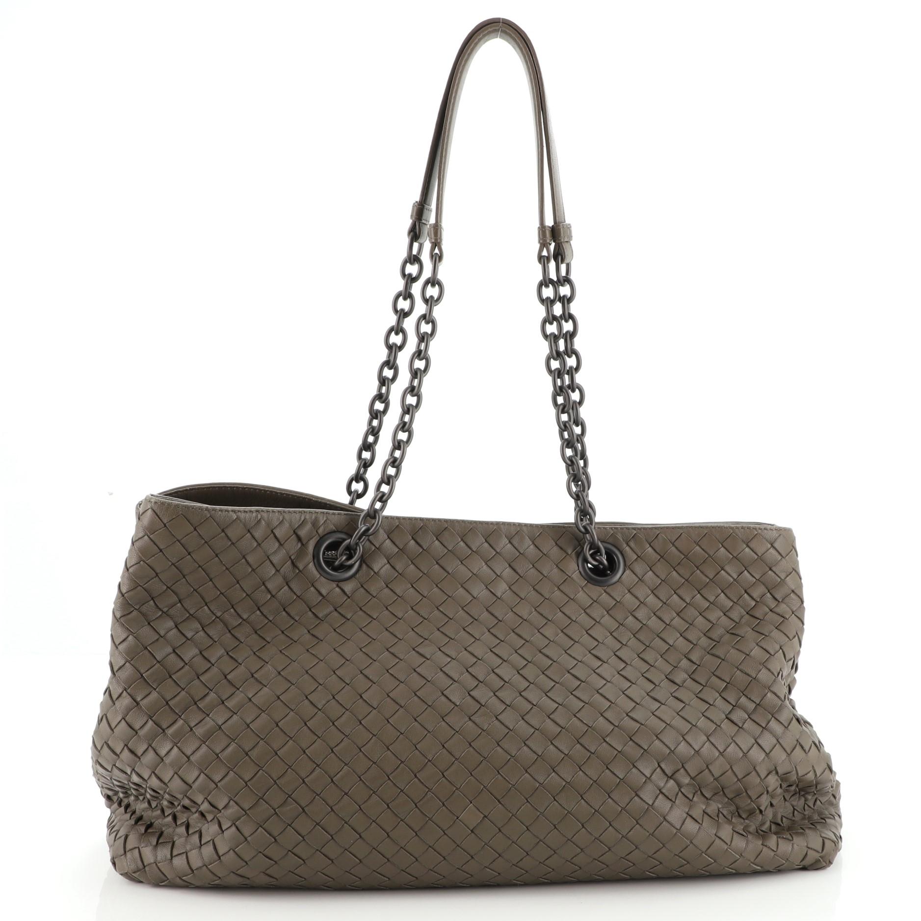 Tote Intrecciato Nappa mit doppelter Kette von Bottega Veneta, groß (Schwarz)