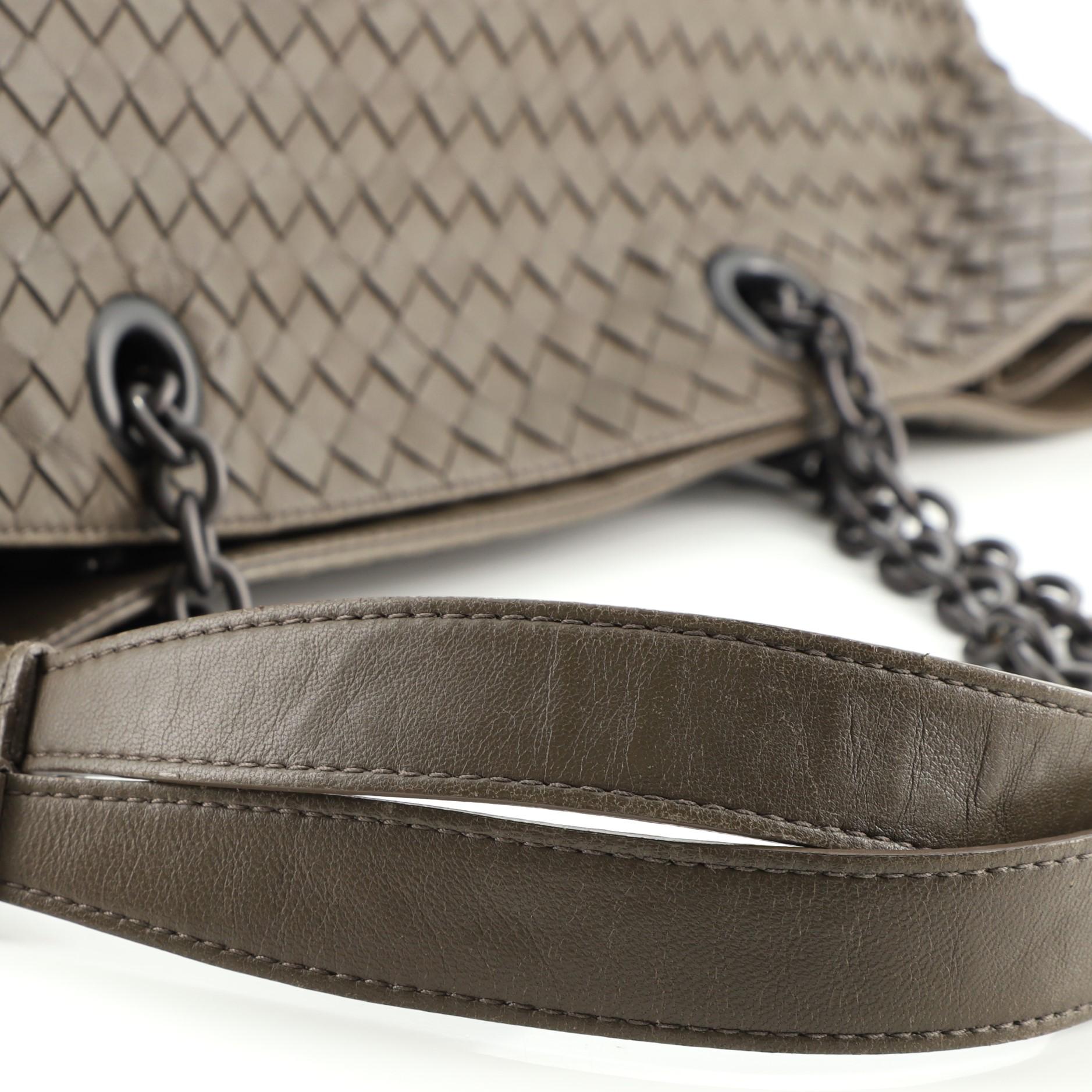 Tote Intrecciato Nappa mit doppelter Kette von Bottega Veneta, groß 2