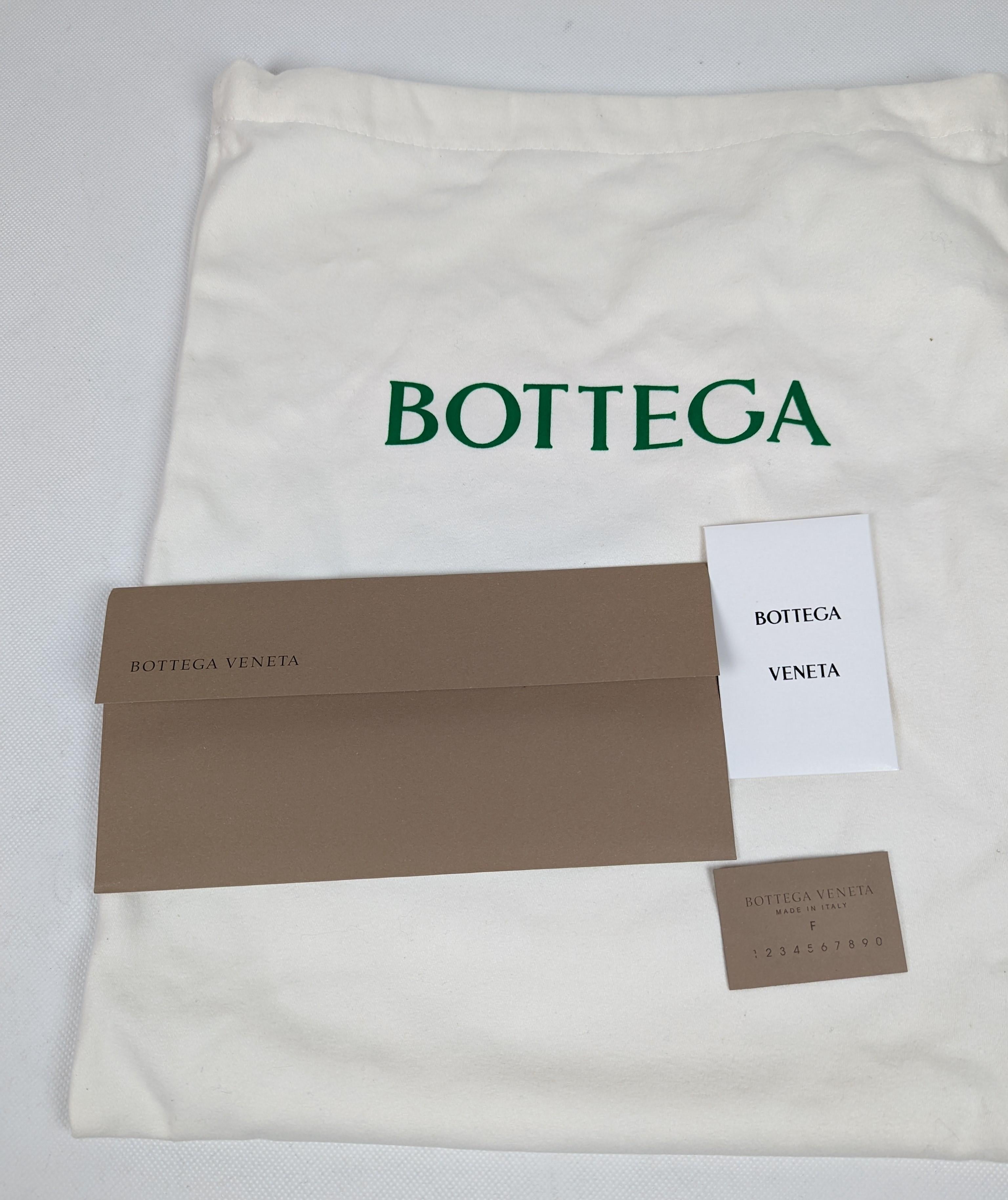 Bottega Veneta Double Knot leather handbag For Sale 11
