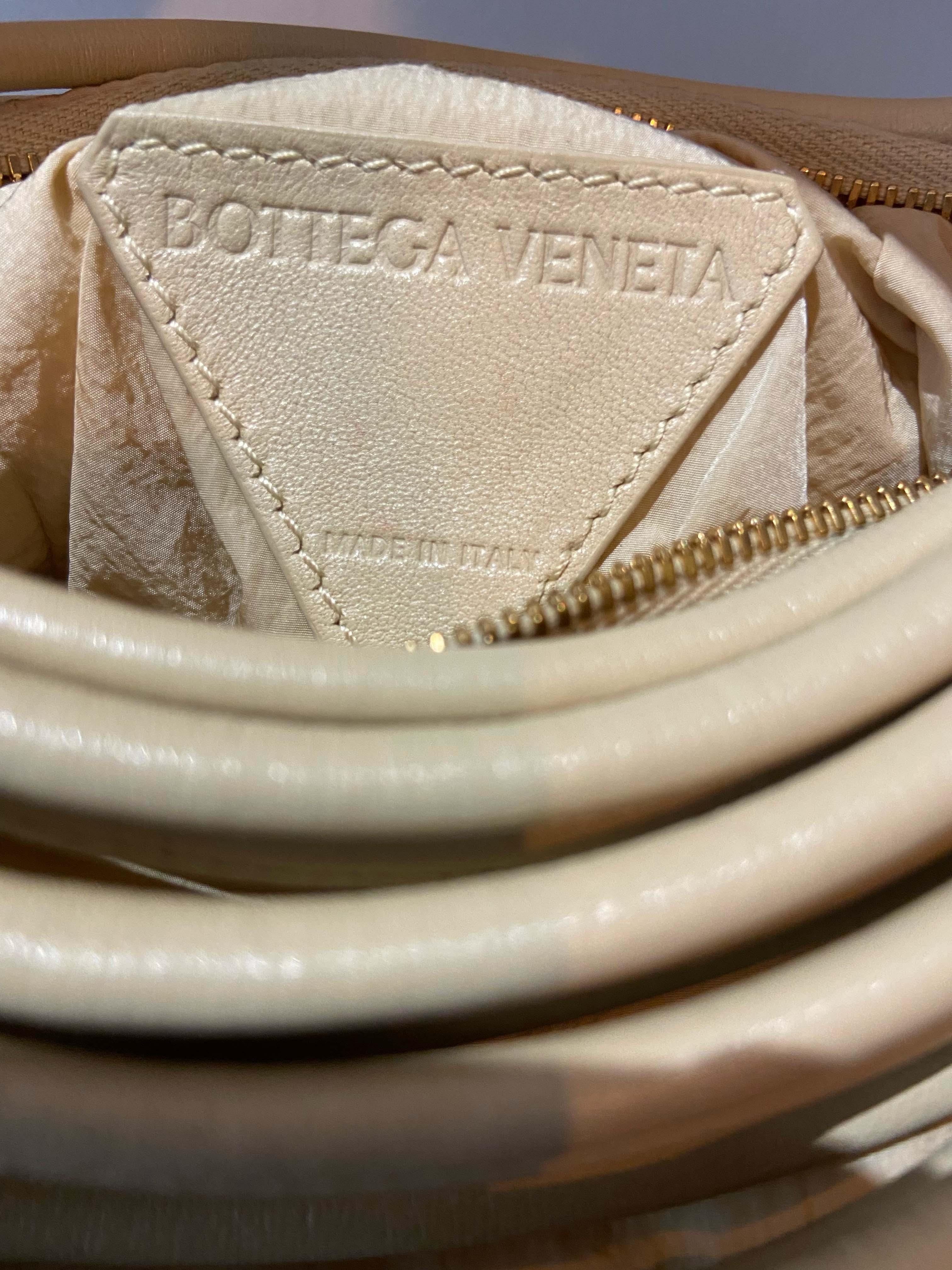 Bottega Veneta Double Knot Small Leather Tote In Excellent Condition In London, GB