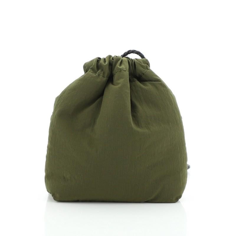 Bottega Veneta Kordelzug Multifunktionstasche Nylon im Zustand „Gut“ in NY, NY