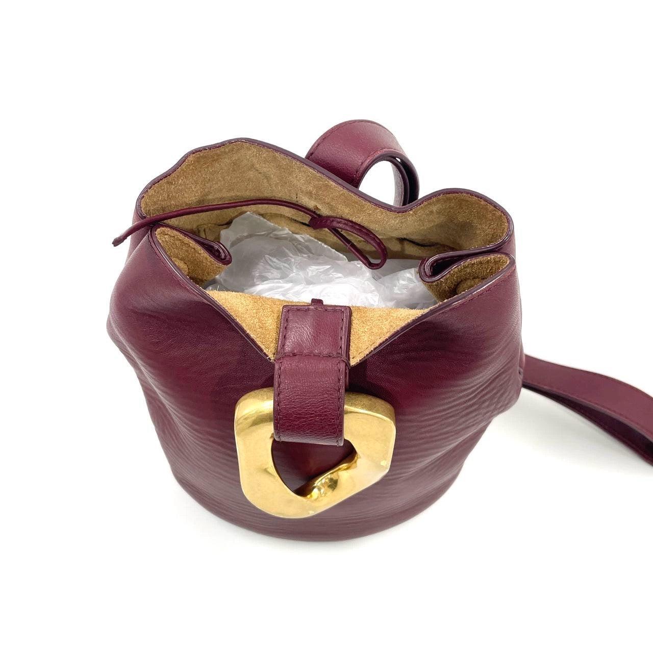Bottega Veneta Drop Burgundy calfskin leather Gold Hardware Wristlet Clutch For Sale 2