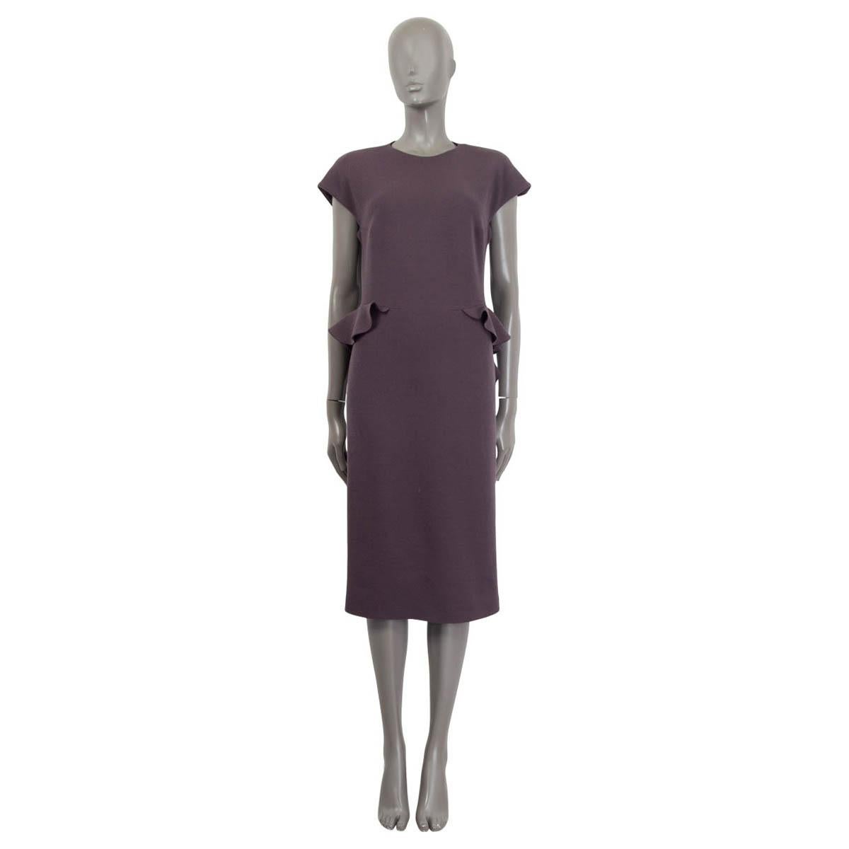 100% authentic Bottega Veneta short sleeve dress in eggplant wool (100%). Features rushed details at the front waist and the back. Opens with a concealed zipper and a hook at the back. Lined in eggplant silk (93%) and elastane (7%). Has been worn