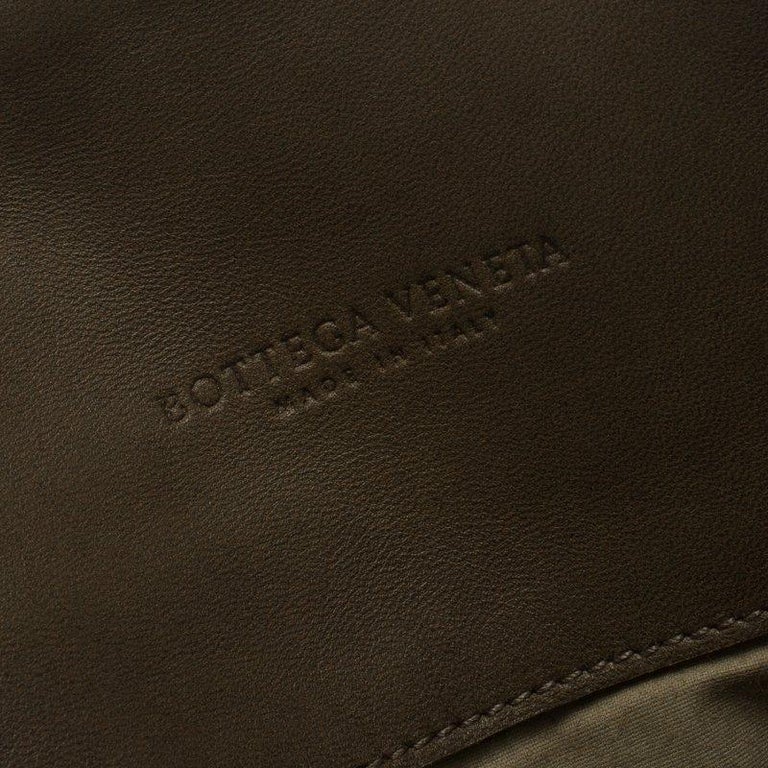 Bottega Veneta Fatigue Green Intrecciato Leather Large Tote For Sale at ...