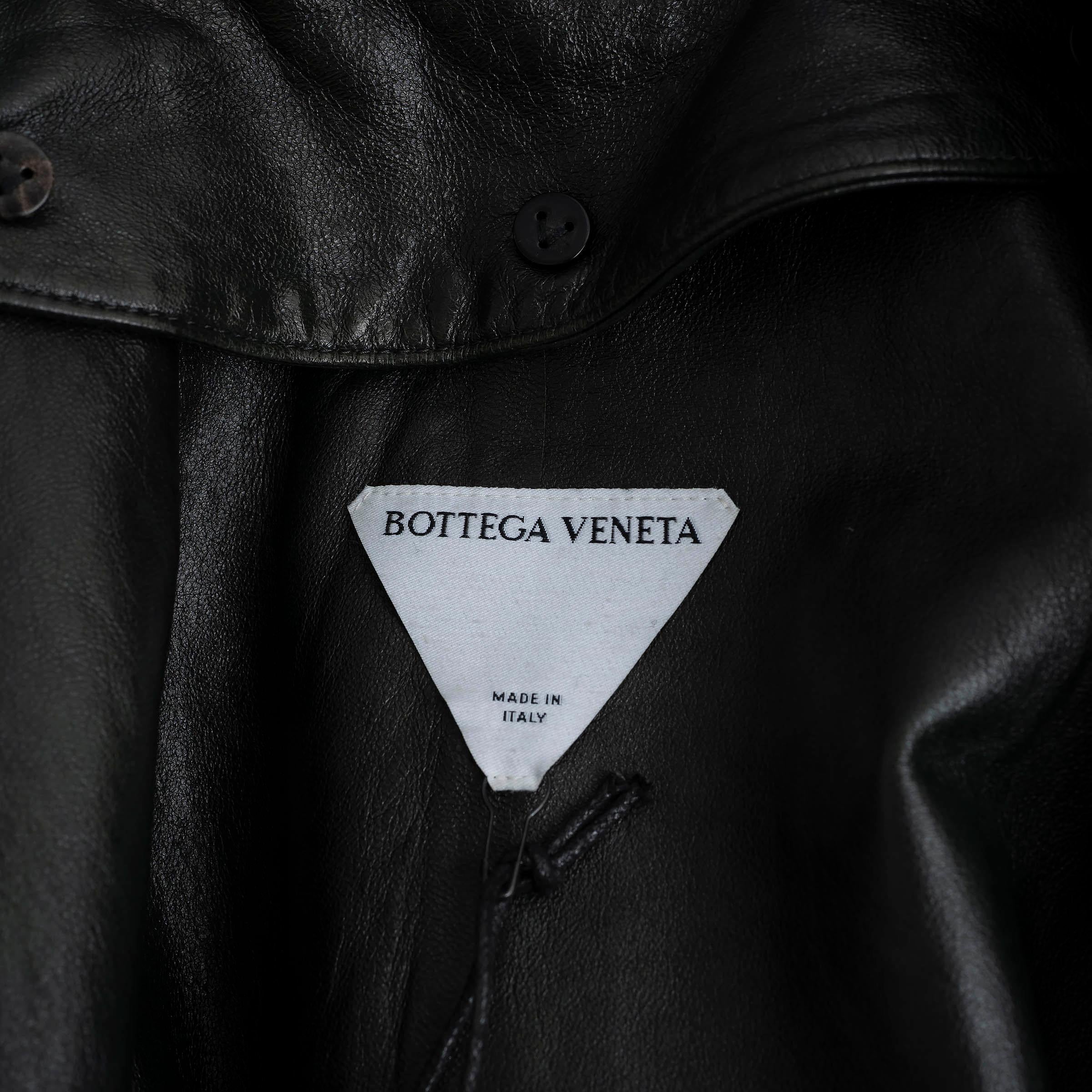 BOTTEGA VENETA waldgrünes Leder 2023 OVERSIZED BELTED Mantel Jacke 36 XS im Angebot 1