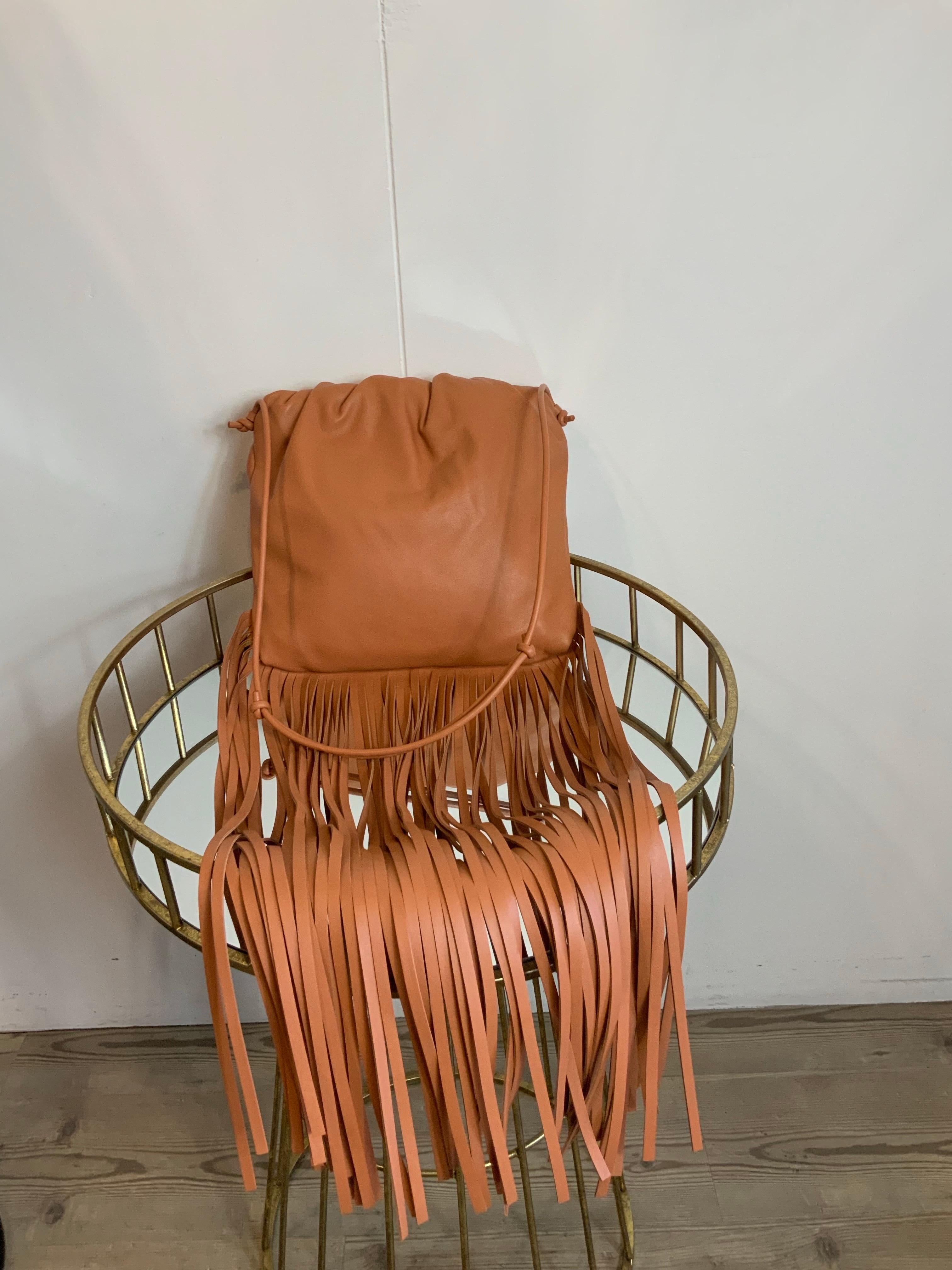 Sac à bandoulière Bottega Veneta en cuir à franges en vente 1