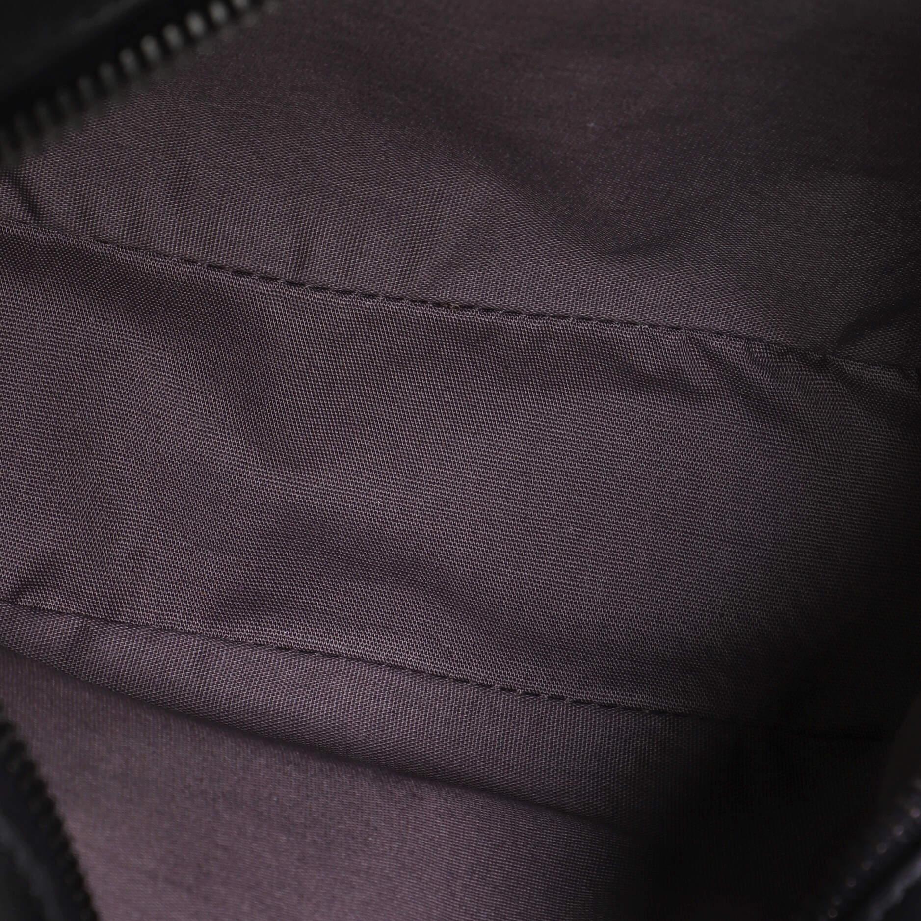 Kleine Kameratasche von Bottega Veneta mit Fronttasche Intrecciato Nappa 1