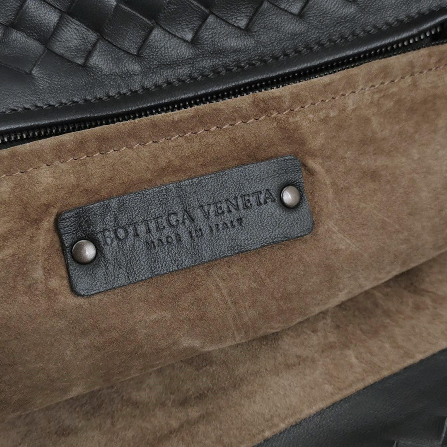 Bottega Veneta Garda Noir Intrecciato Cuir Nappa Large 33cm en vente 6