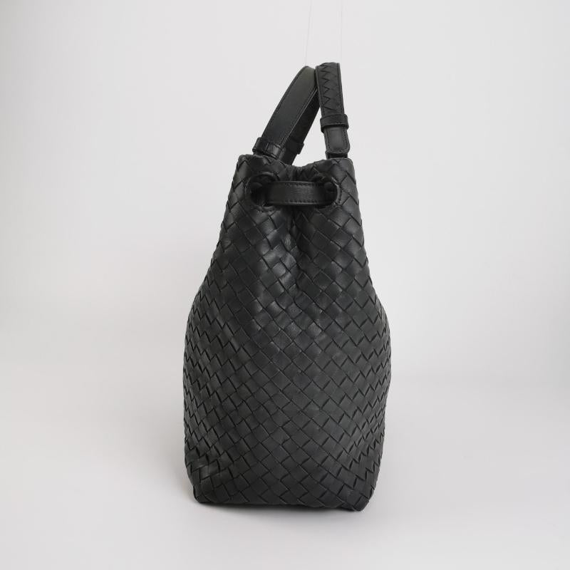 Bottega Veneta Garda Noir Intrecciato Cuir Nappa Large 33cm Bon état - En vente à AUBERVILLIERS, FR