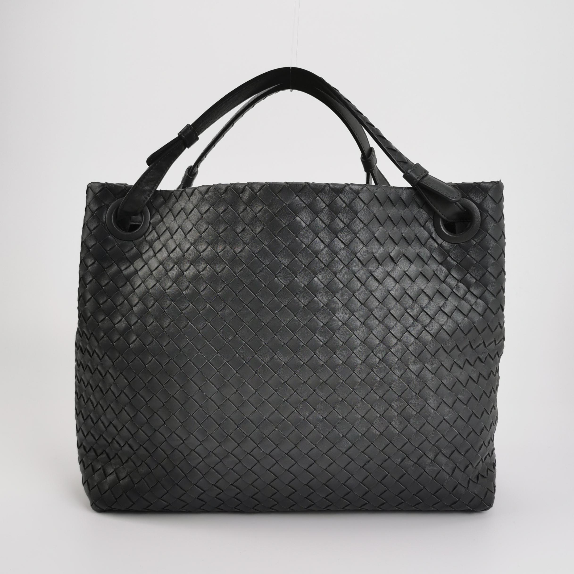 Bottega Veneta Garda Noir Intrecciato Cuir Nappa Large 33cm en vente 1