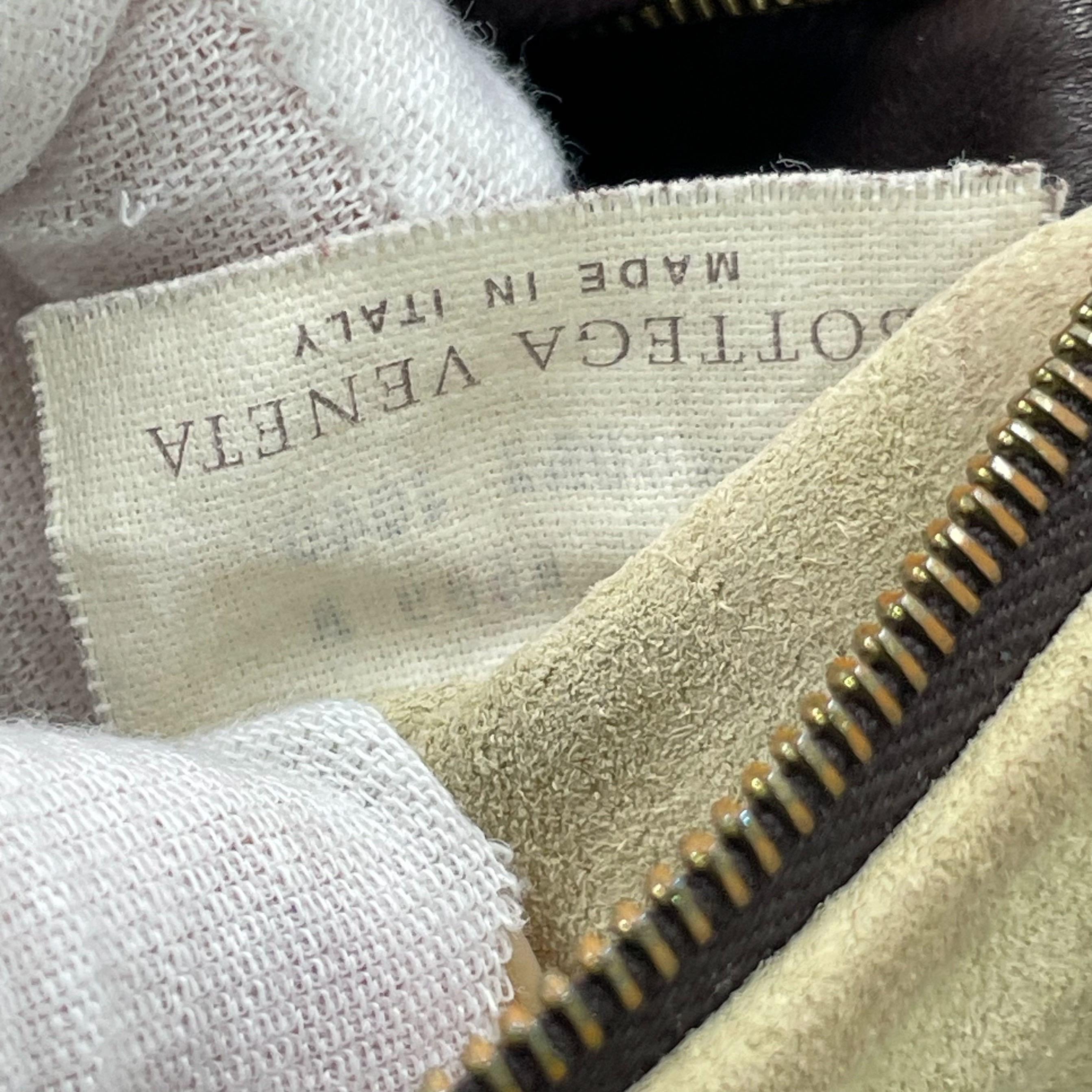 Bottega Veneta Garda Dunkelbraun Intrecciato Nappa Leder Groß 33cm (Schwarz) im Angebot