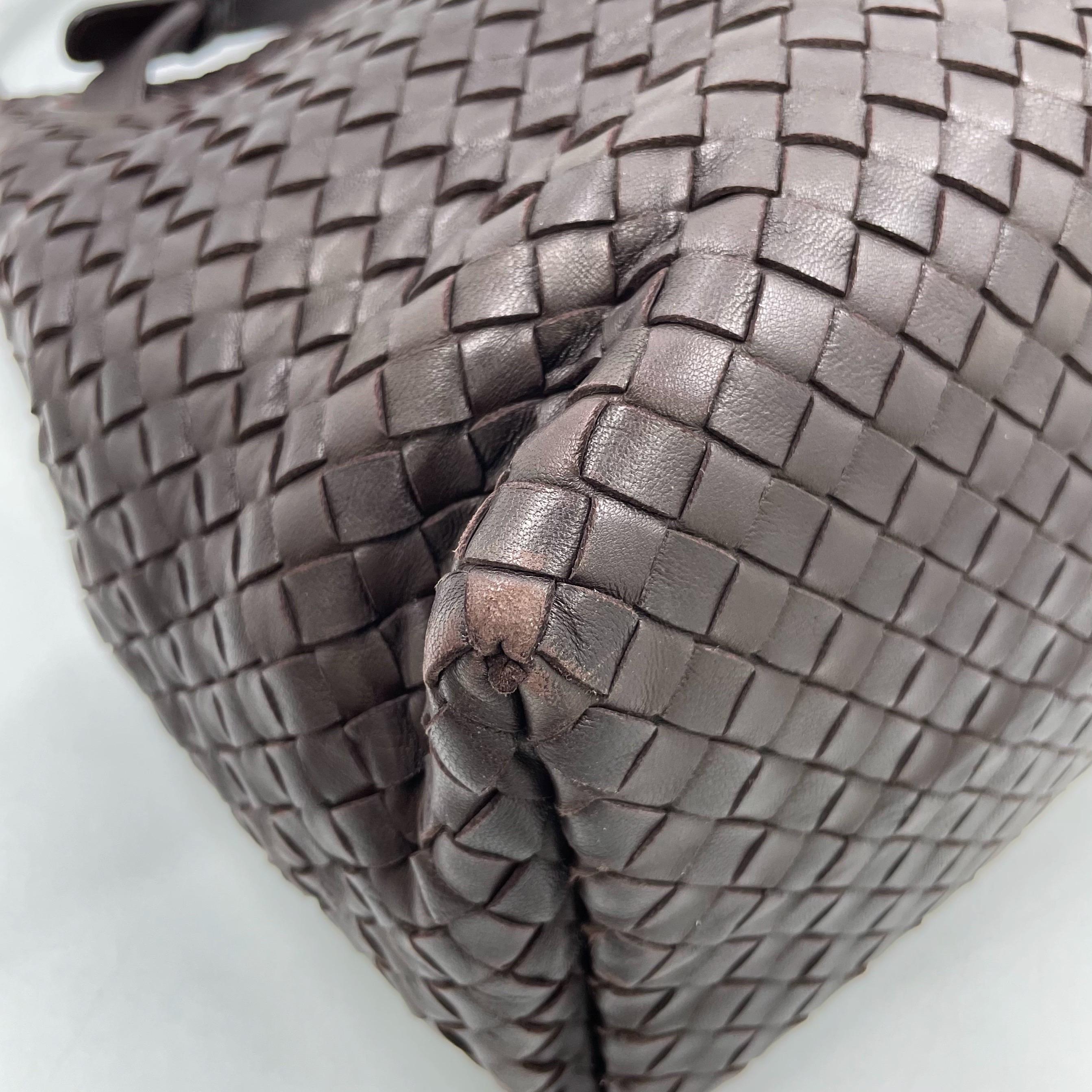 Bottega Veneta Garda Dunkelbraun Intrecciato Nappa Leder Groß 33cm Damen im Angebot