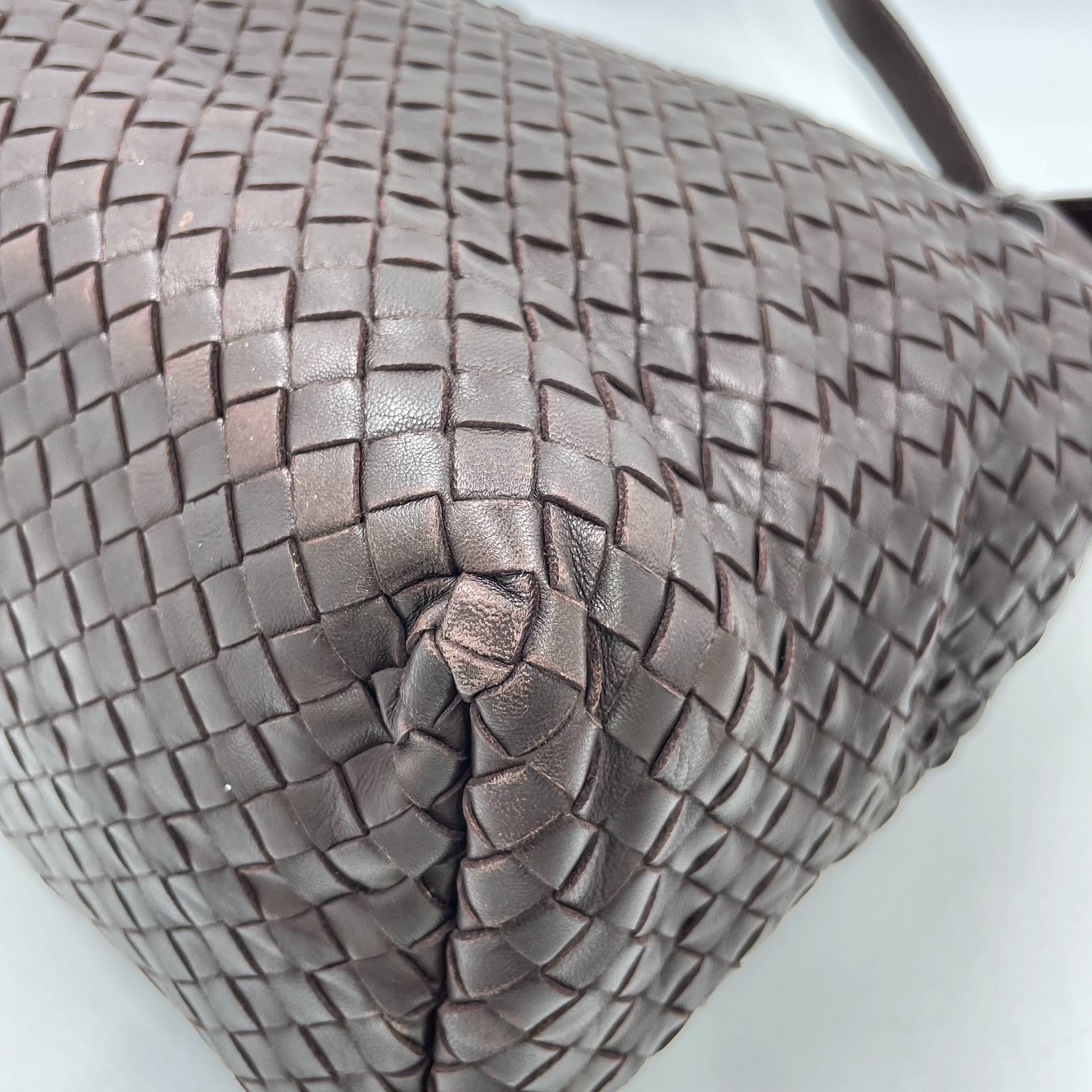 Bottega Veneta Garda Dunkelbraun Intrecciato Nappa Leder Groß 33cm im Angebot 1