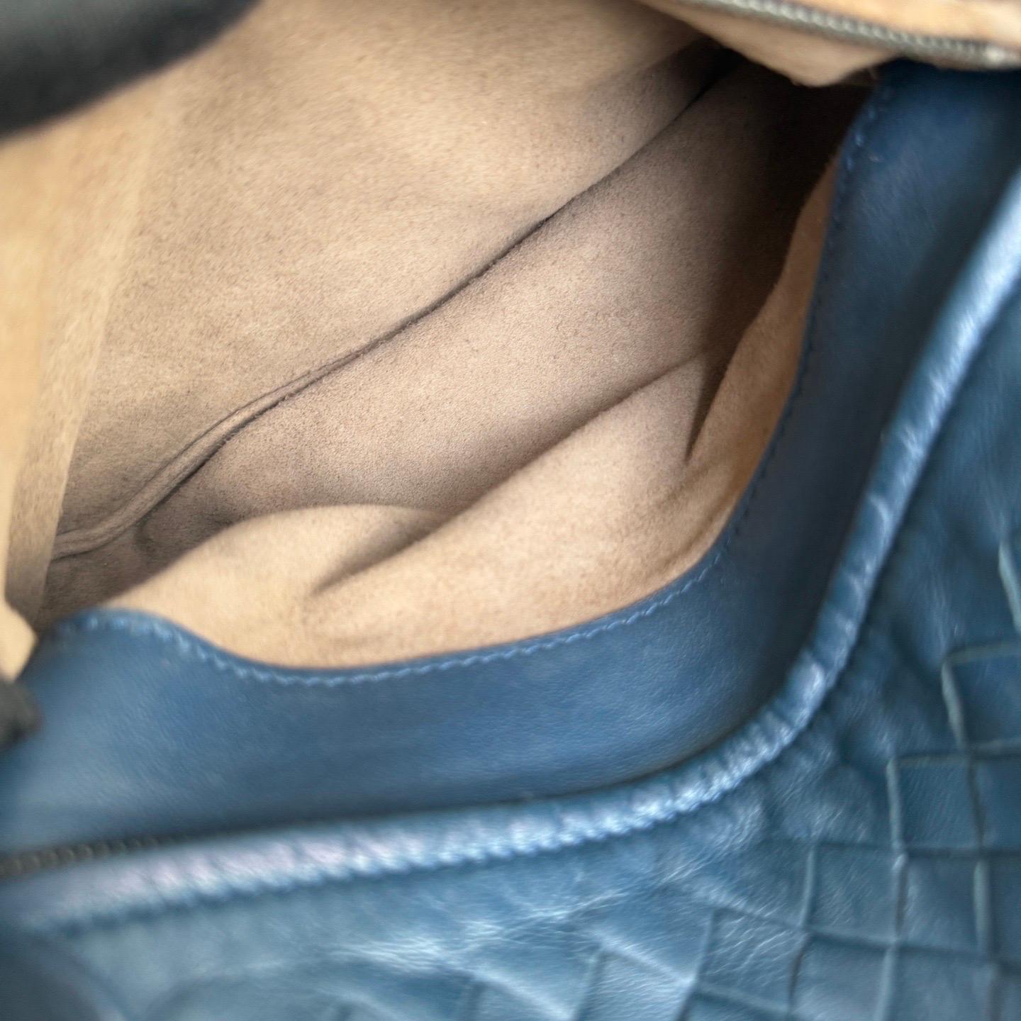 Bottega Veneta Garda Shoulder Bag Intrecciato Nappa Leather Navy Large 33cm For Sale 9