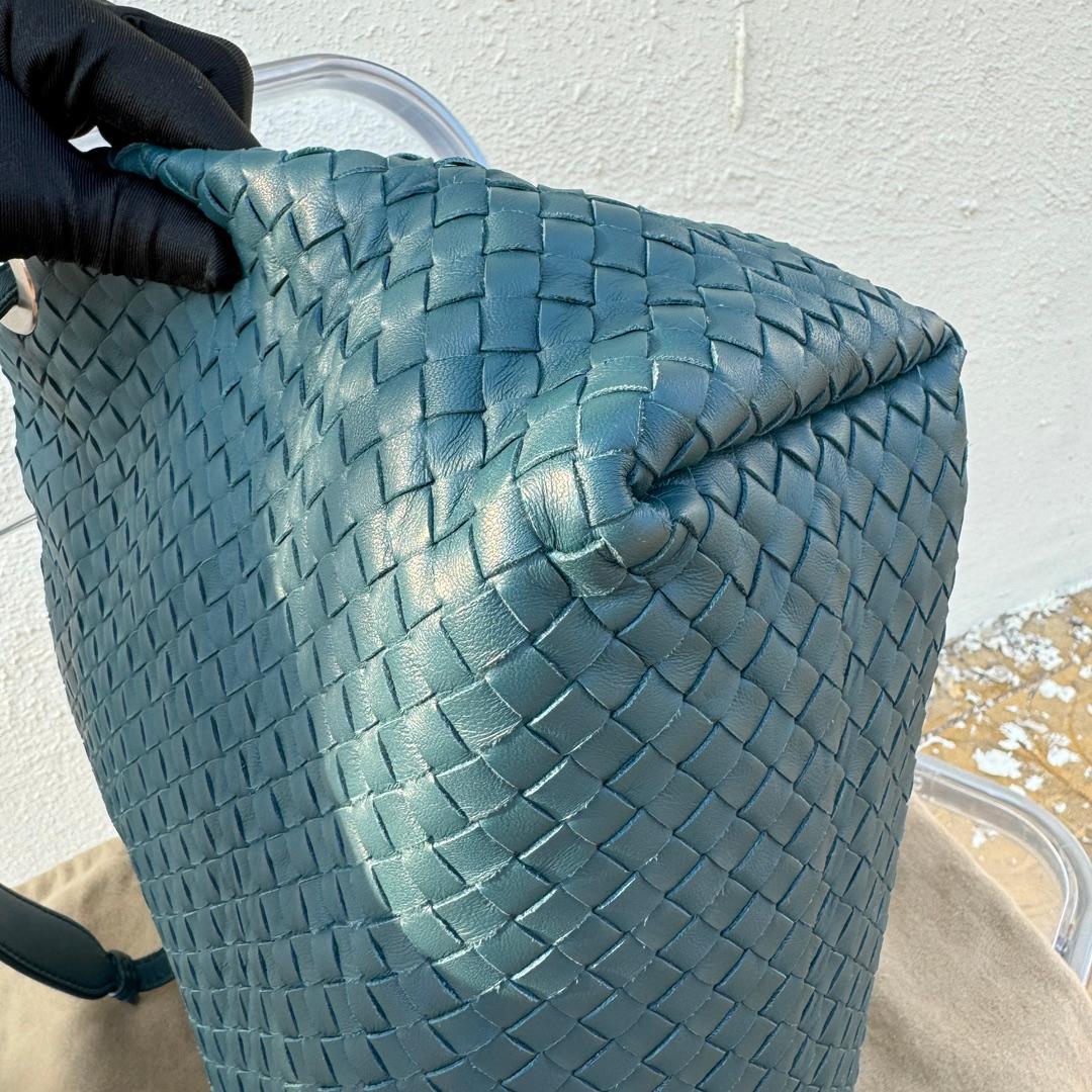 Bottega Veneta Garda Teal Blue Intrecciato Nappa Leather Large 33cm For Sale 7