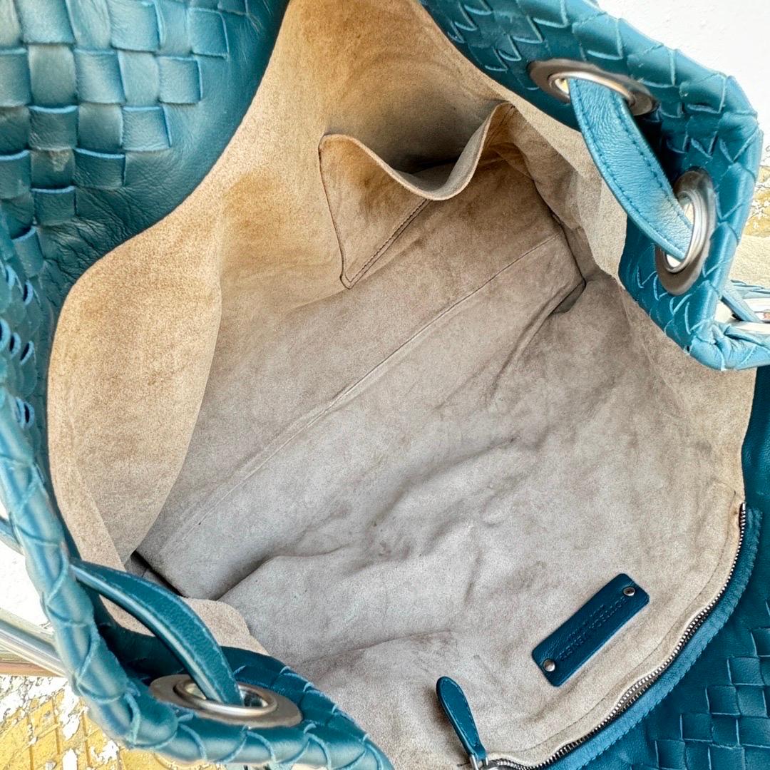 Bottega Veneta Garda Teal Blue Intrecciato Nappa Leather Large 33cm For Sale 11