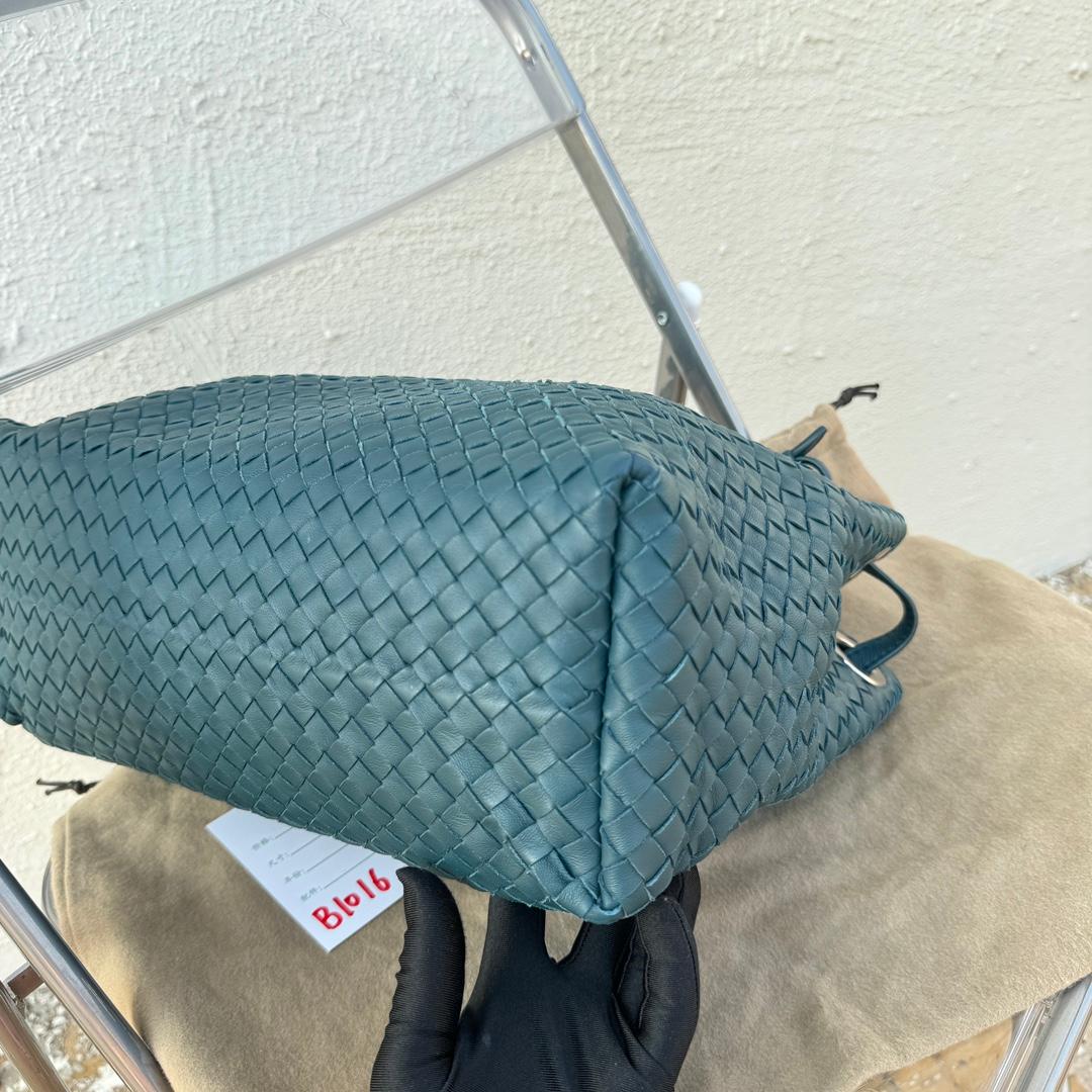 Bottega Veneta Garda Teal Blue Intrecciato Nappa Leather Large 33cm For Sale 5