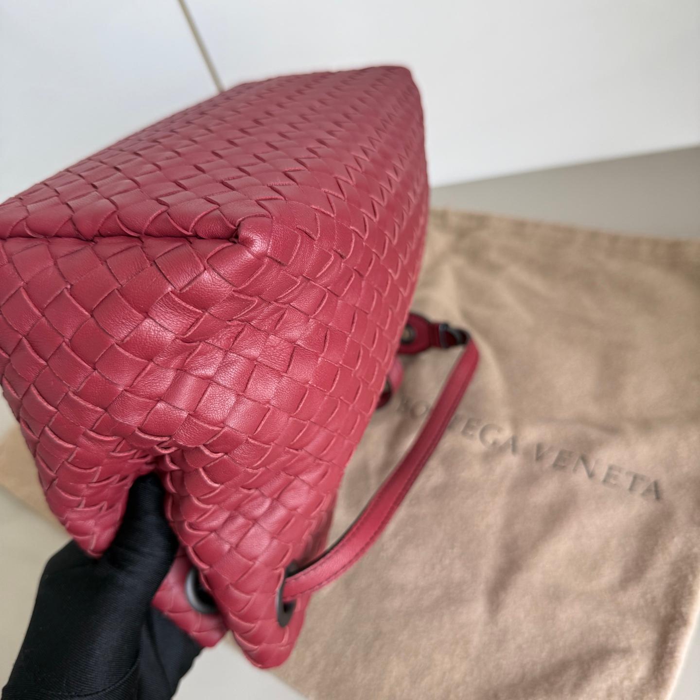Bottega Veneta Garda Tote Burgund Intrecciato Leder Medium 25cm im Angebot 6