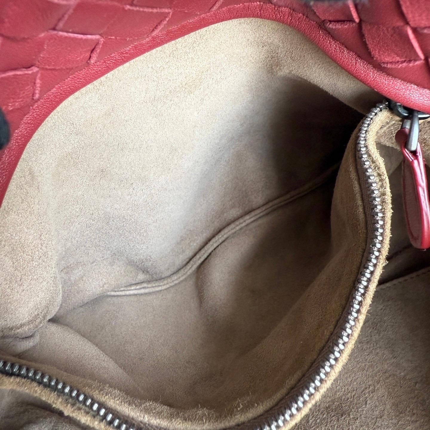 Bottega Veneta Garda Tote Burgund Intrecciato Leder Medium 25cm im Angebot 8