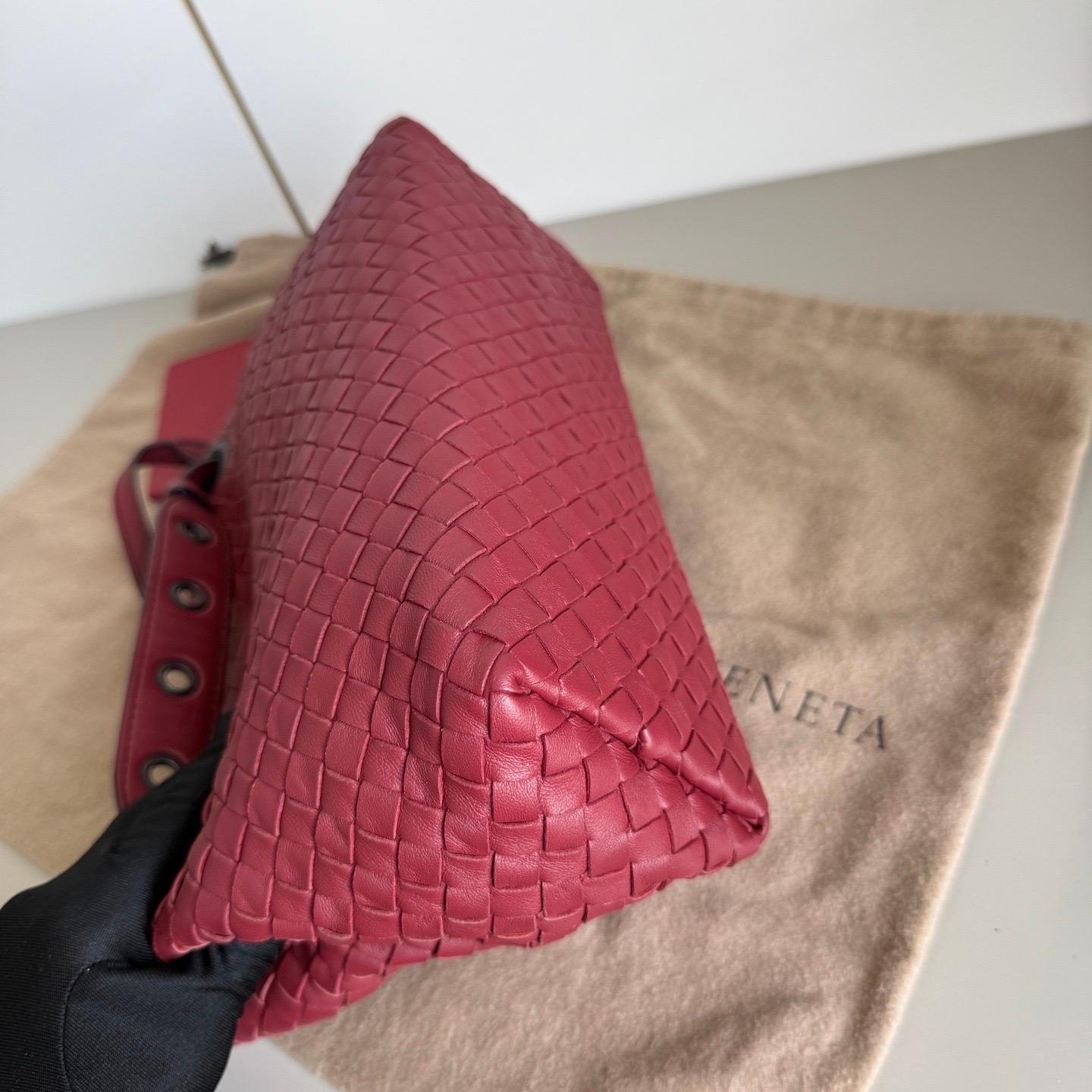 Bottega Veneta Garda Tote Burgund Intrecciato Leder Medium 25cm im Angebot 15