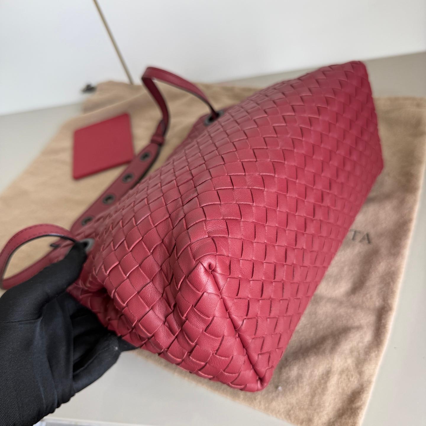 Bottega Veneta Garda Tote Burgund Intrecciato Leder Medium 25cm im Angebot 1