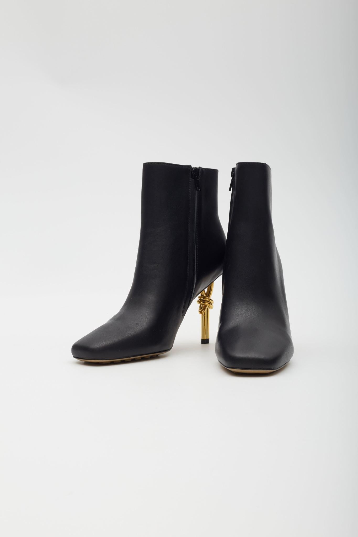 Black Bottega Veneta Gold Ankle Bootie Gold Knot Heels EU 38 For Sale