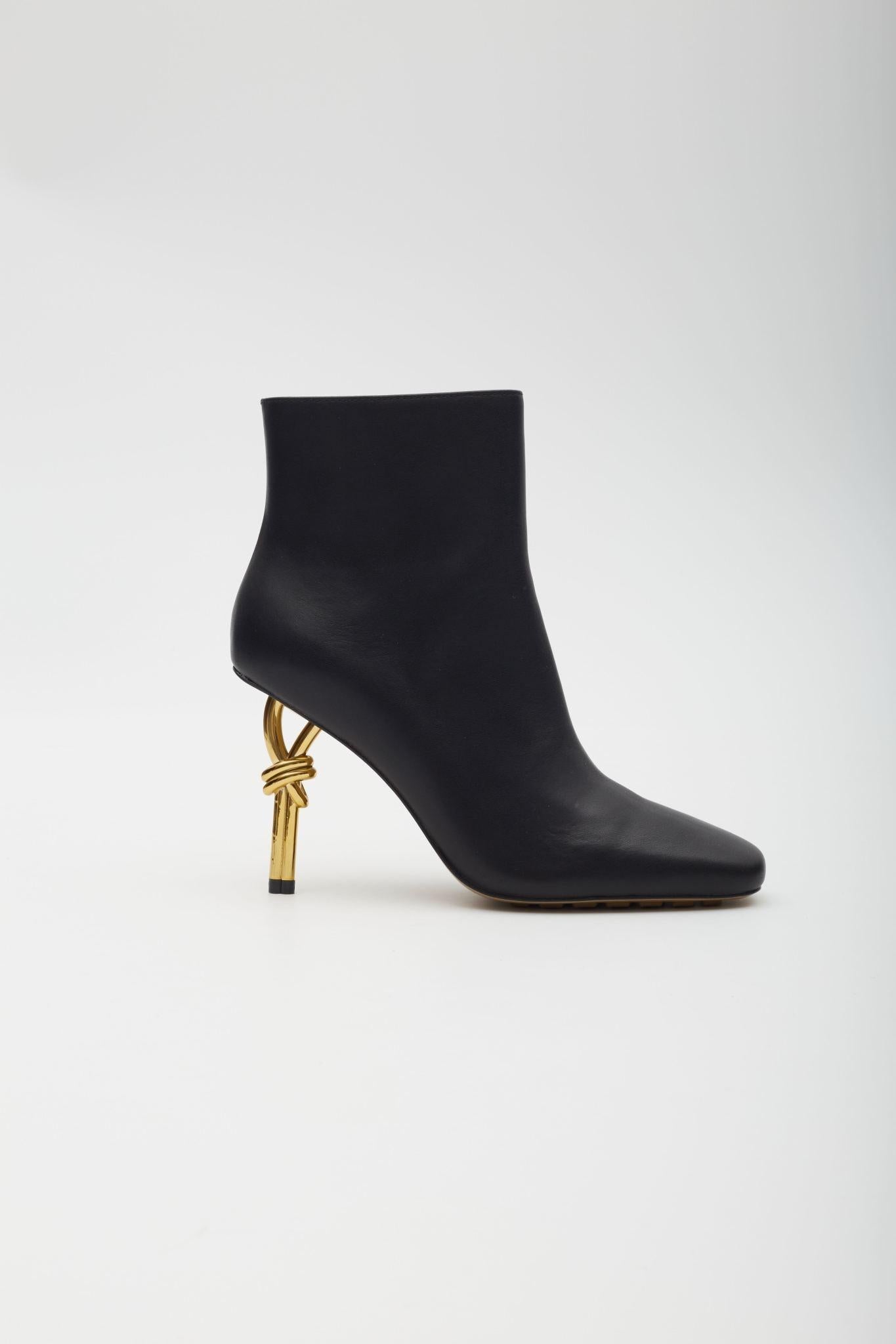 Bottega Veneta Gold Ankle Bootie Gold Knot Heels EU 38 For Sale 3