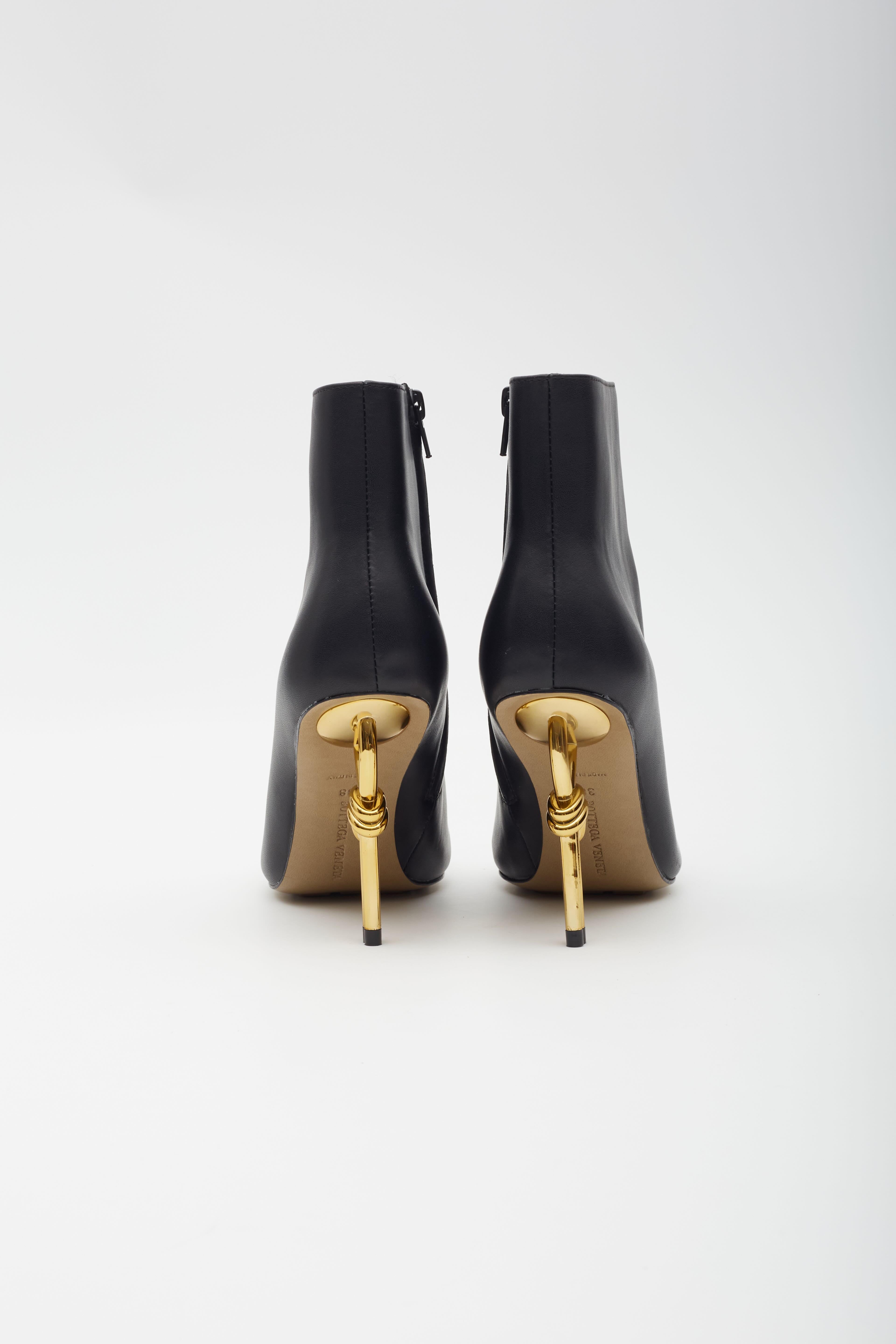 Women's Bottega Veneta Gold Ankle Bootie Gold Knot Heels EU 40 For Sale