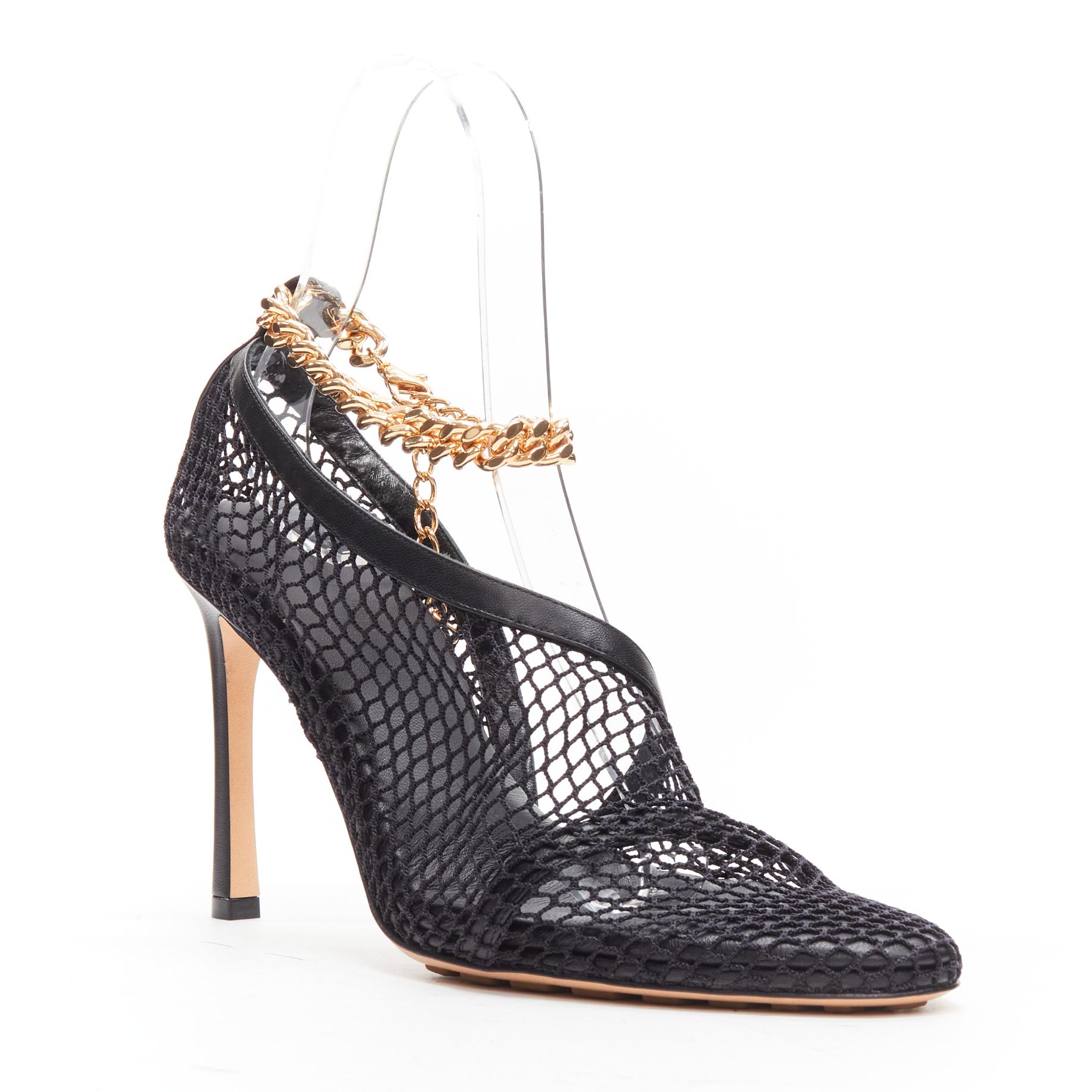 BOTTEGA VENETA gold ankle chain black mesh leather dorsay sandals EU39
Reference: TGAS/D00270
Brand: Bottega Veneta
Designer: Daniel Lee
Material: Leather, Mesh
Color: Black, Gold
Pattern: Solid
Closure: Chain
Lining: Black Leather
Extra Details: