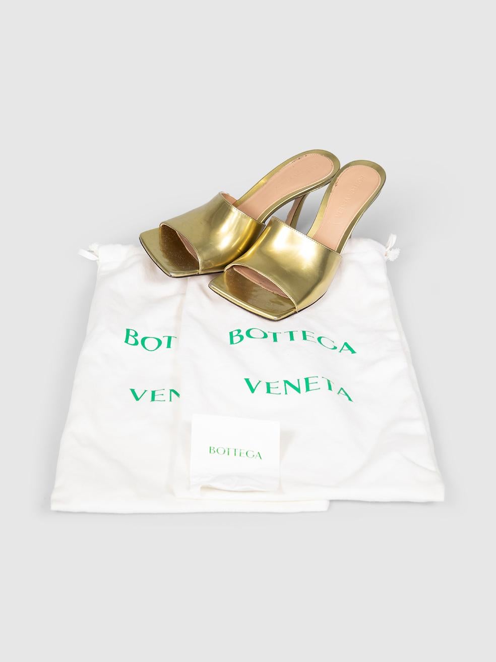 Marrone Bottega Veneta - Mules in pelle dorata elasticizzata Taglia IT 36 in vendita