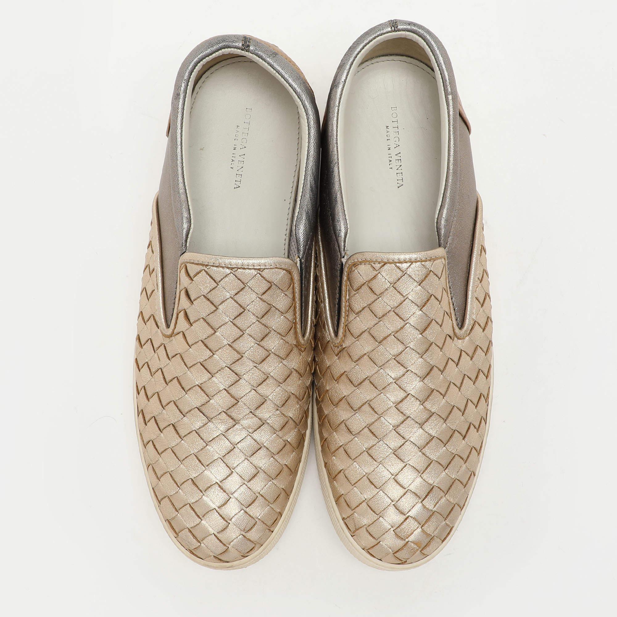 Bottega Veneta Gold/Silber Intrecciato Leder Dodger Slip On Turnschuhe Größe 40 (Beige) im Angebot