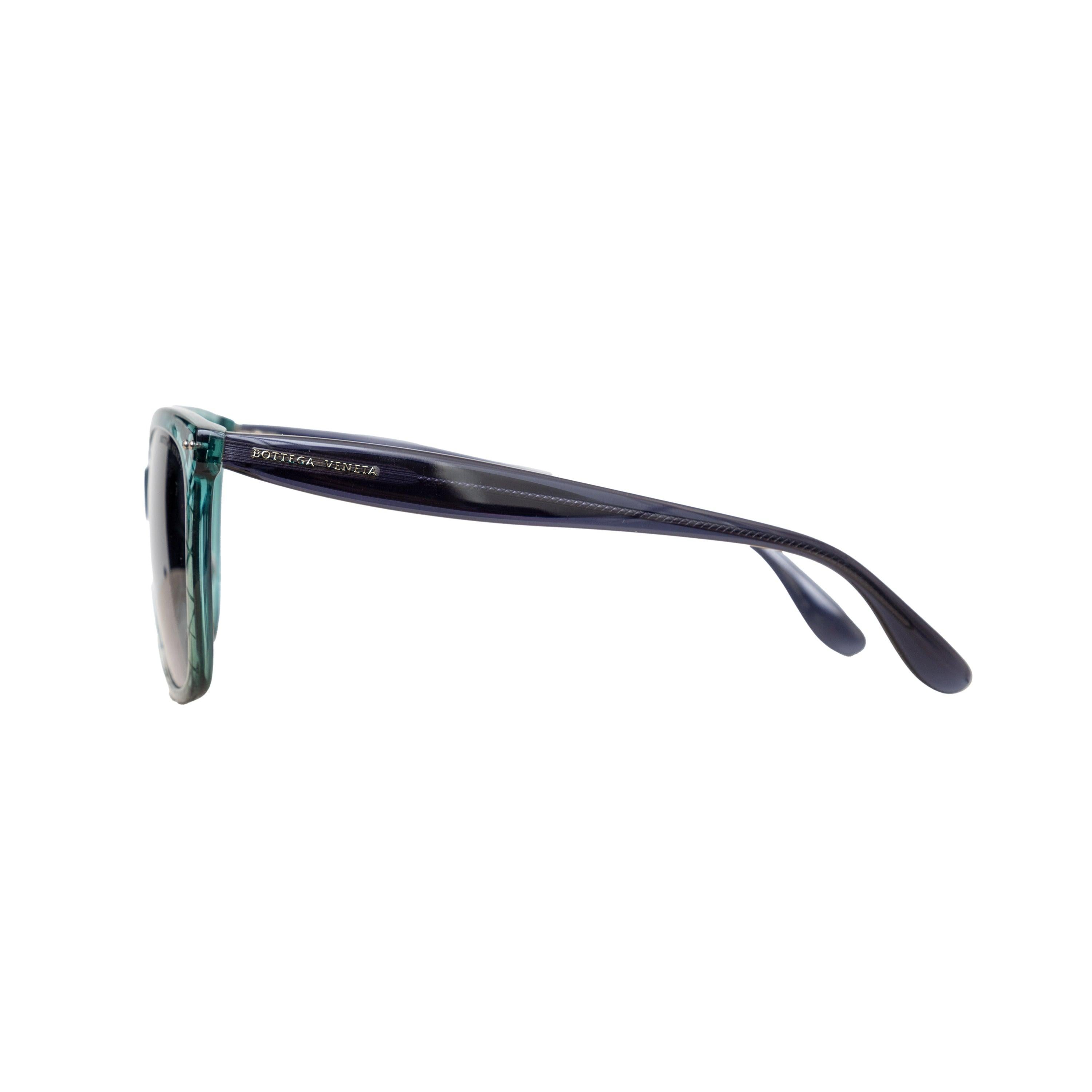 Women's Bottega Veneta Gradient Sunglasses - '20s For Sale