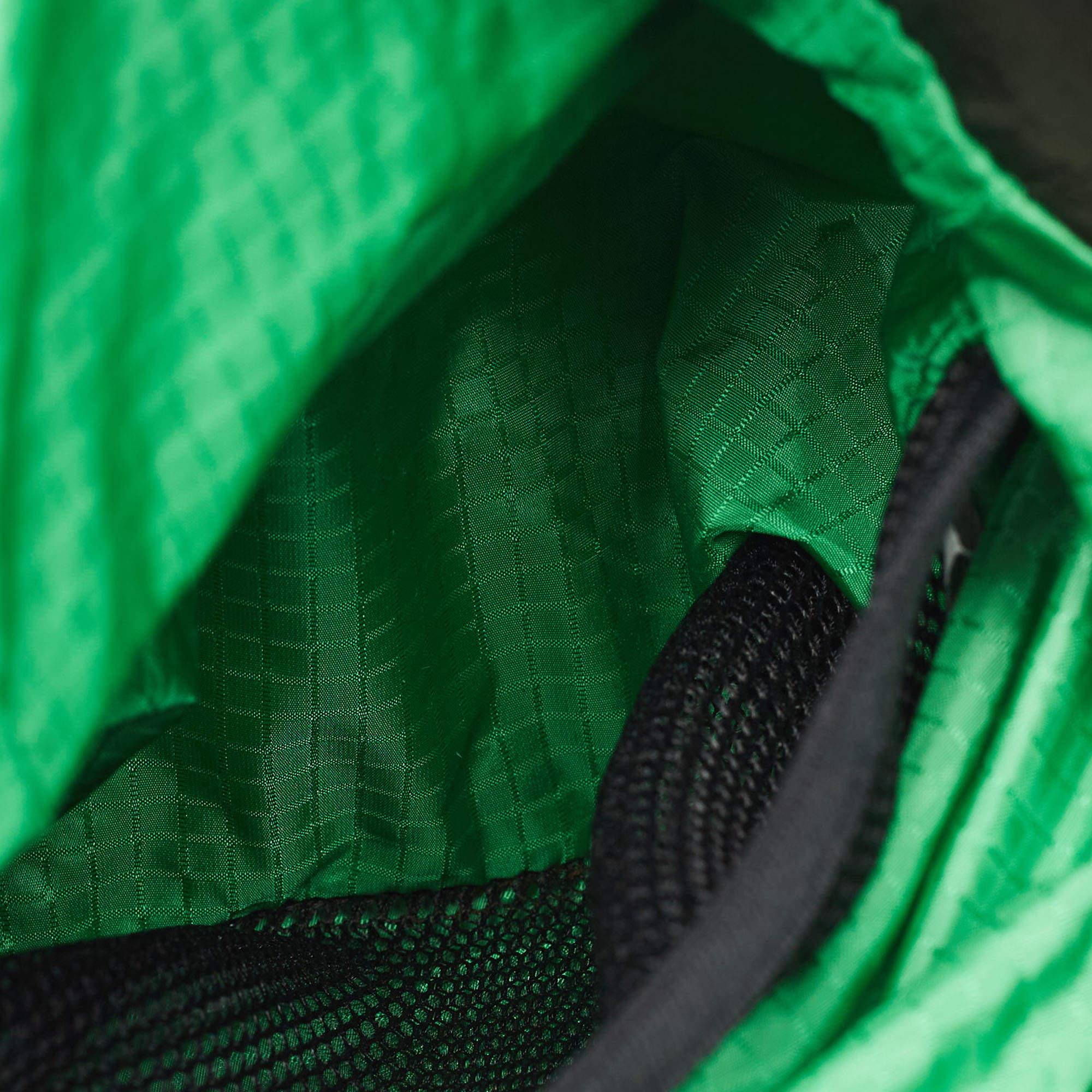 Bottega Veneta Green/Black Nylon and Mesh Foldable Belt Bag For Sale 6