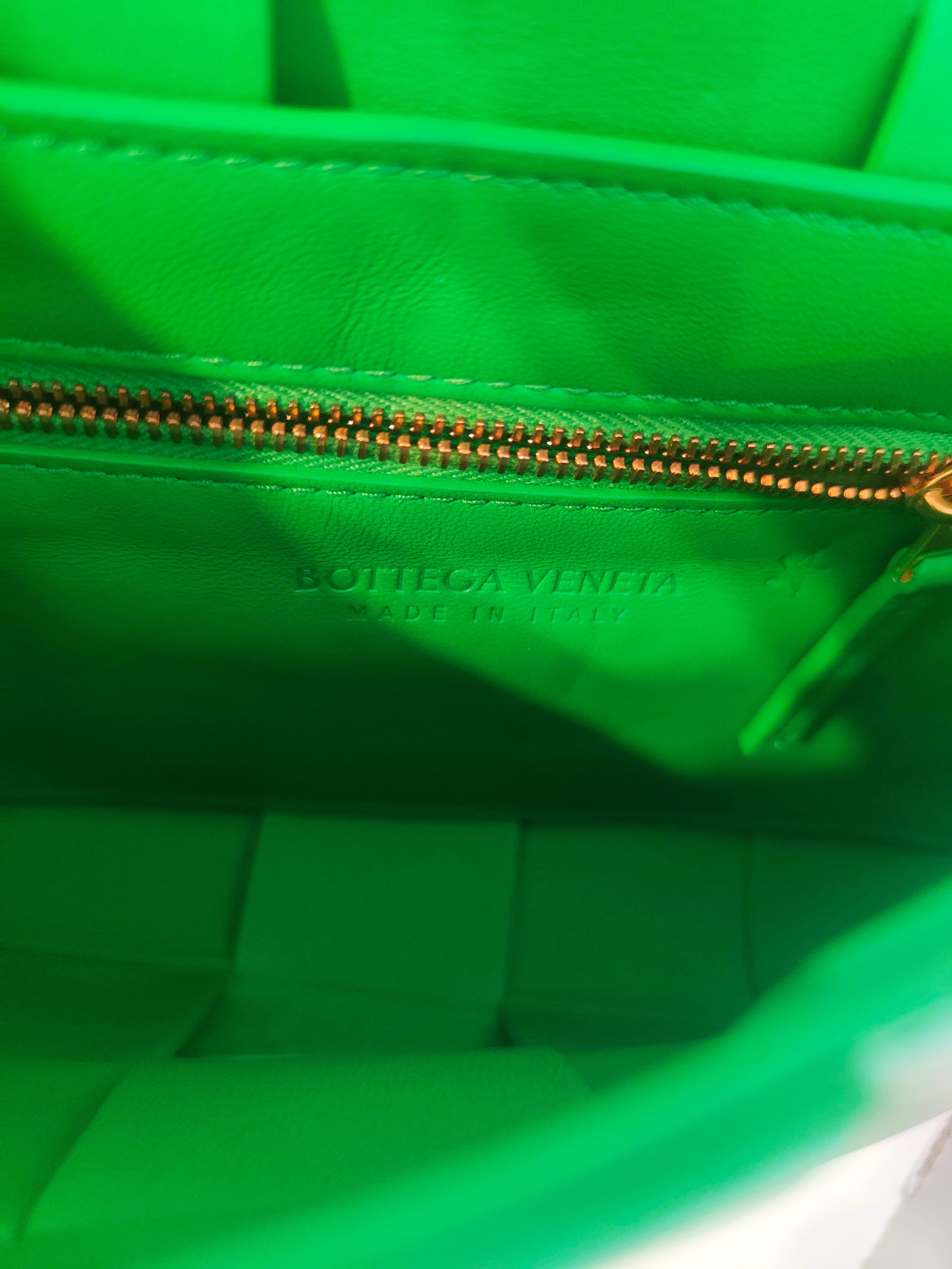 Verde Bottega Veneta borsa a cassetta verde NWOT in vendita