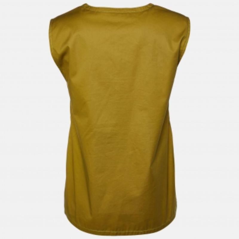 Questo top griffato offre stile e comfort. Realizzata con i migliori tessuti, la creazione è stata curata nei minimi dettagli. Abbinalo a un paio di jeans e a delle scarpe basse.