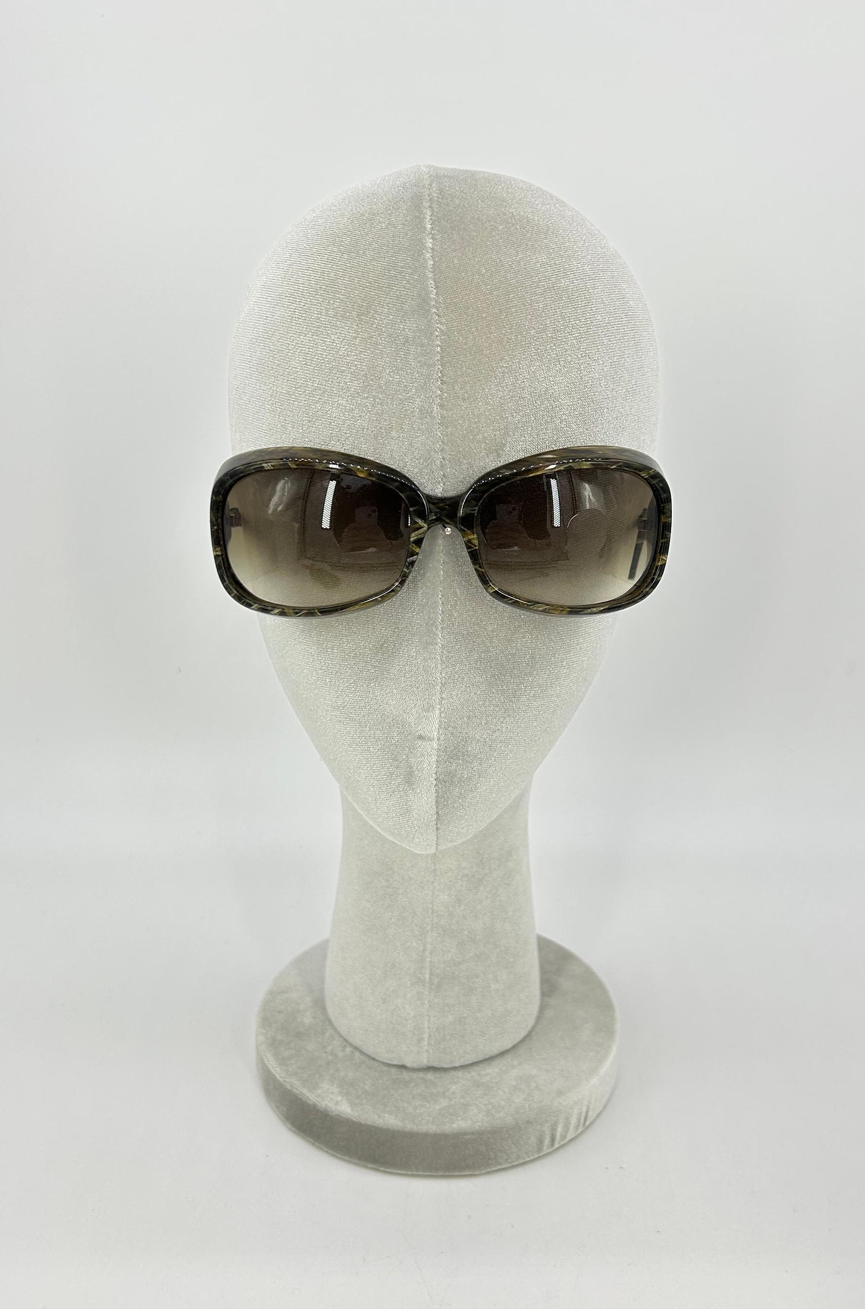 Bottega Veneta Green Frame Square Lens Woven Leather Sunglasses Gris en venta