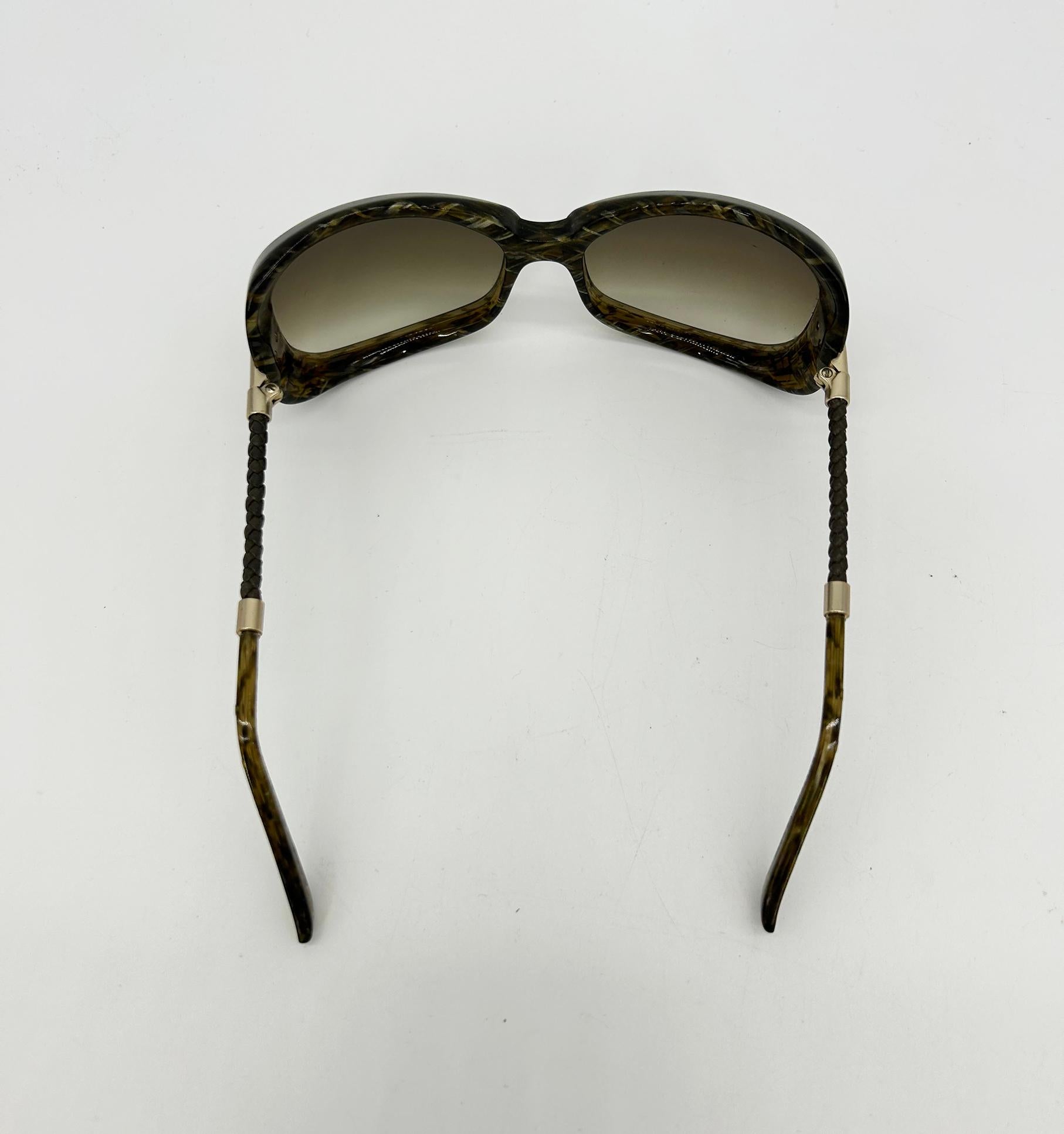 Bottega Veneta Green Frame Square Lens Woven Leather Sunglasses en venta 1