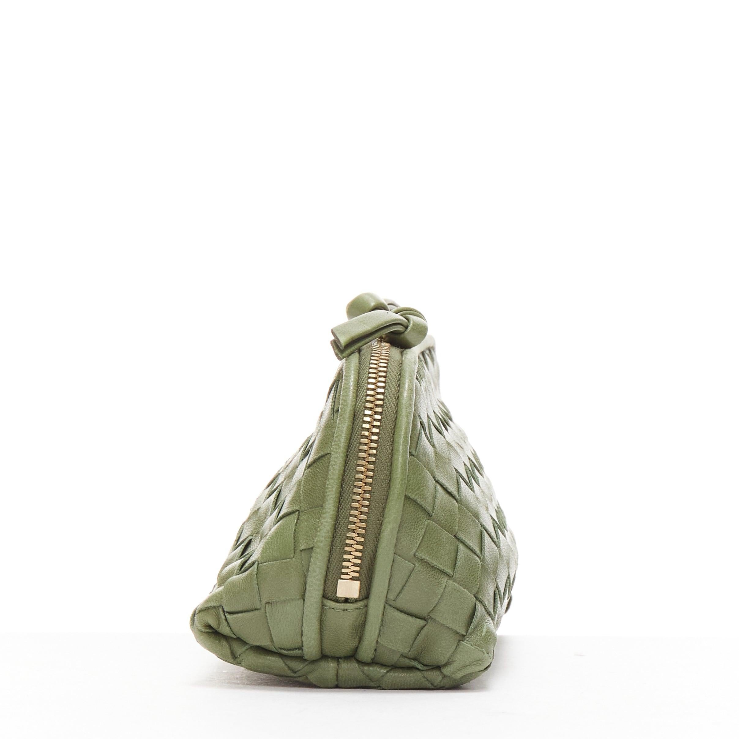 BOTTEGA VENETA green intrecciato knot gold zip small zip pouch bag In Good Condition For Sale In Hong Kong, NT