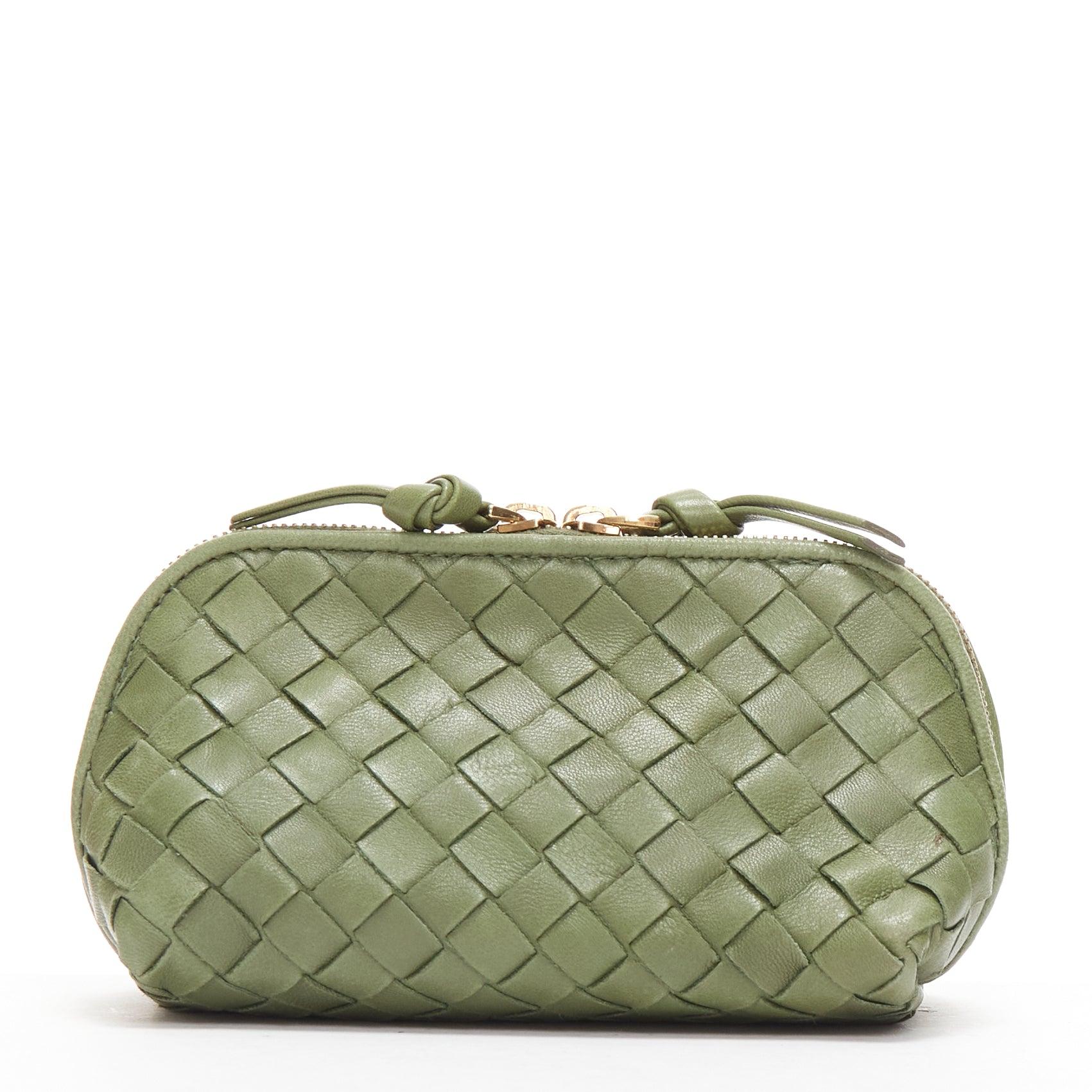 Women's BOTTEGA VENETA green intrecciato knot gold zip small zip pouch bag For Sale
