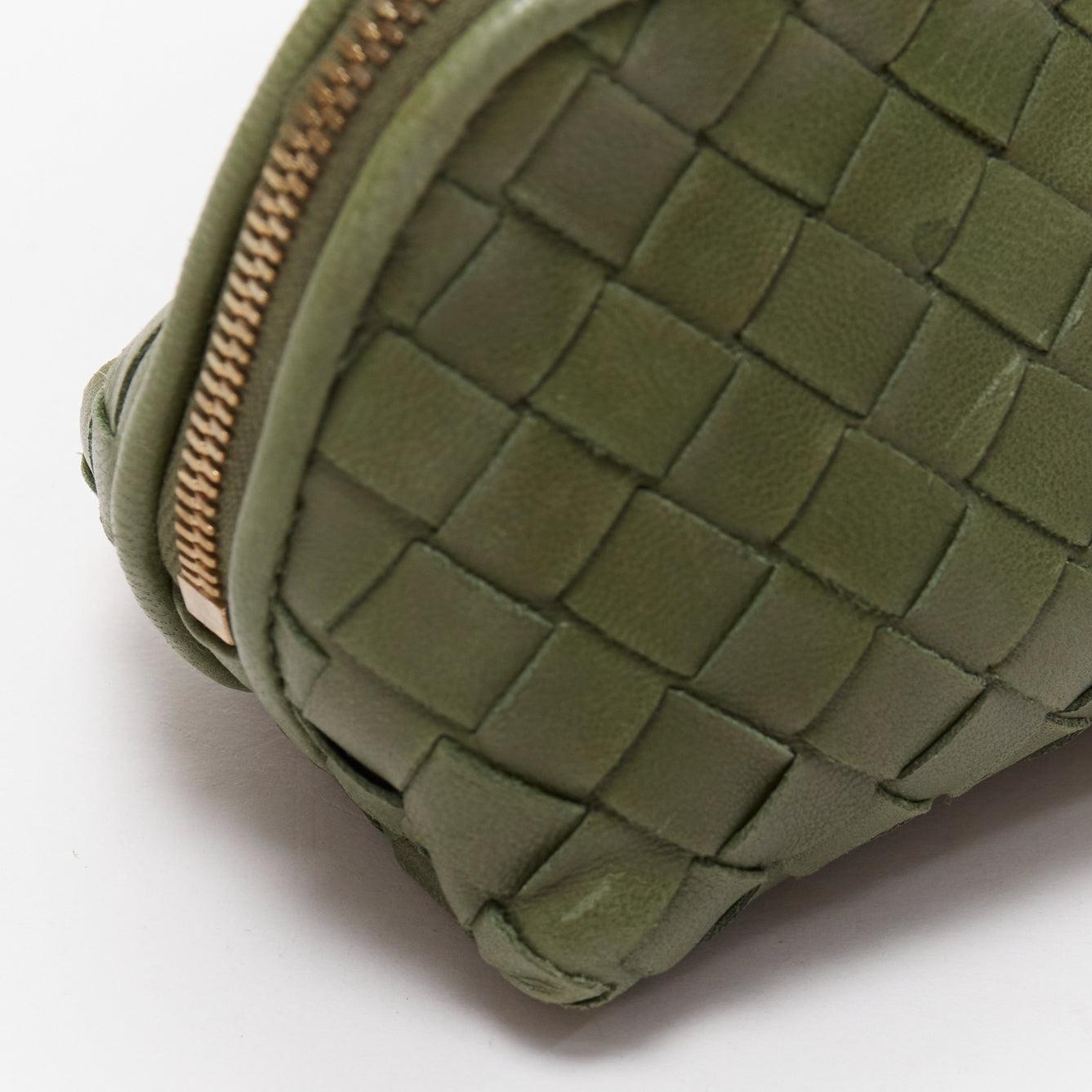 BOTTEGA VENETA green intrecciato knot gold zip small zip pouch bag For Sale 3