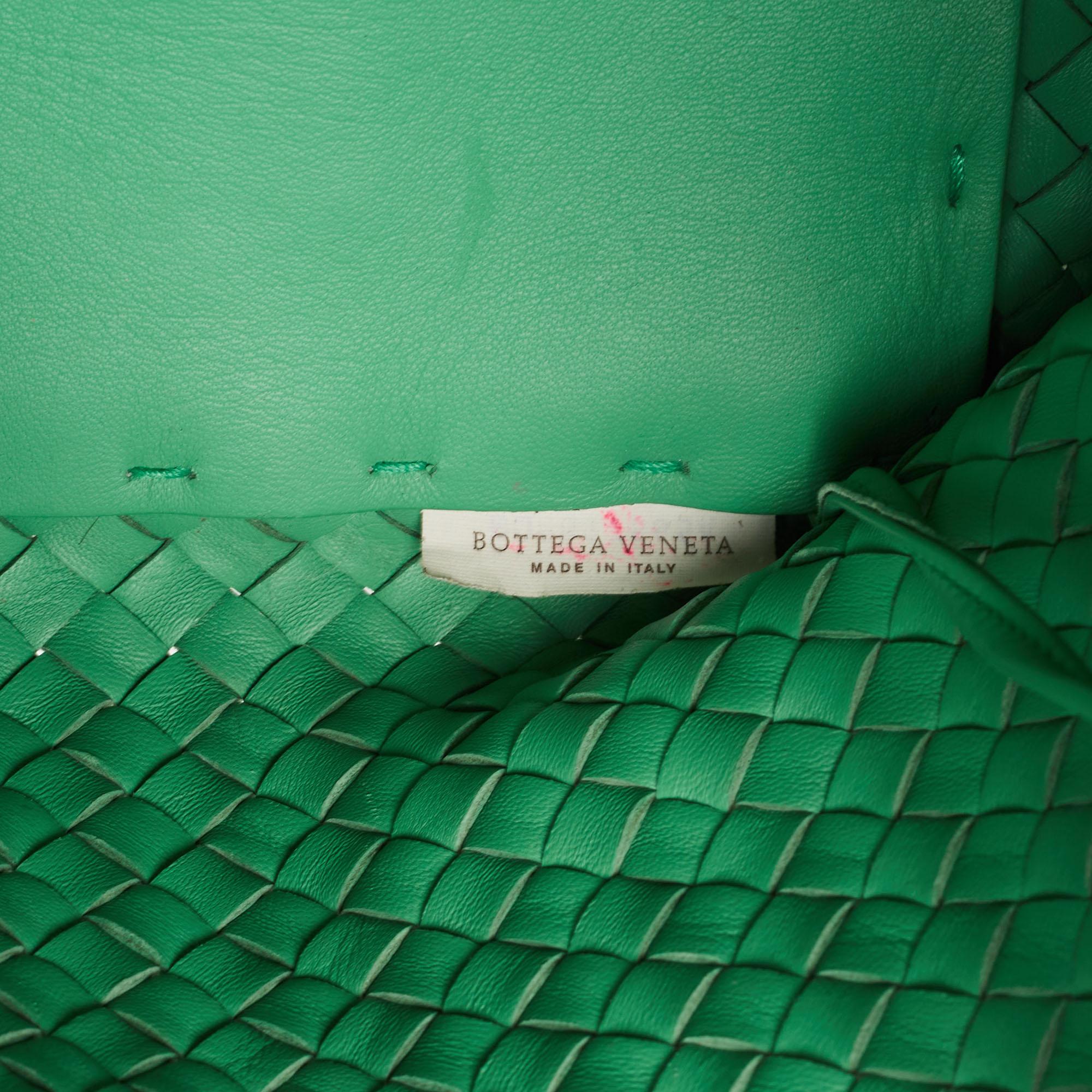 Bottega Veneta Green Intrecciato Leather  Limited Edition 0147/1000 Cabat Tote For Sale 6