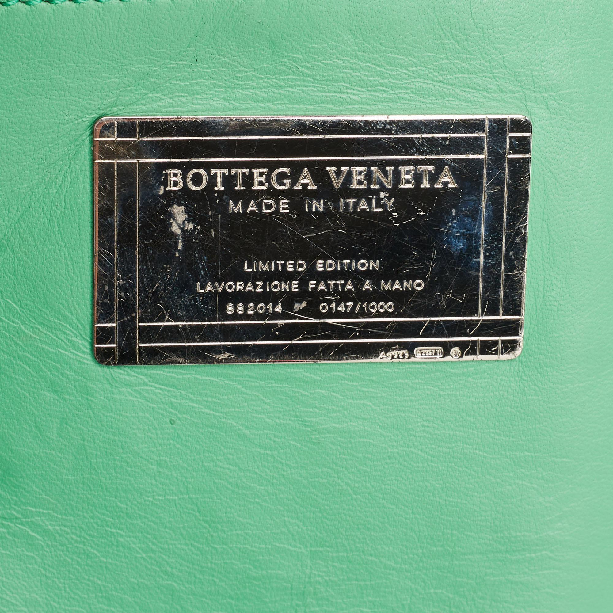 Bottega Veneta Green Intrecciato Leather  Limited Edition 0147/1000 Cabat Tote For Sale 7