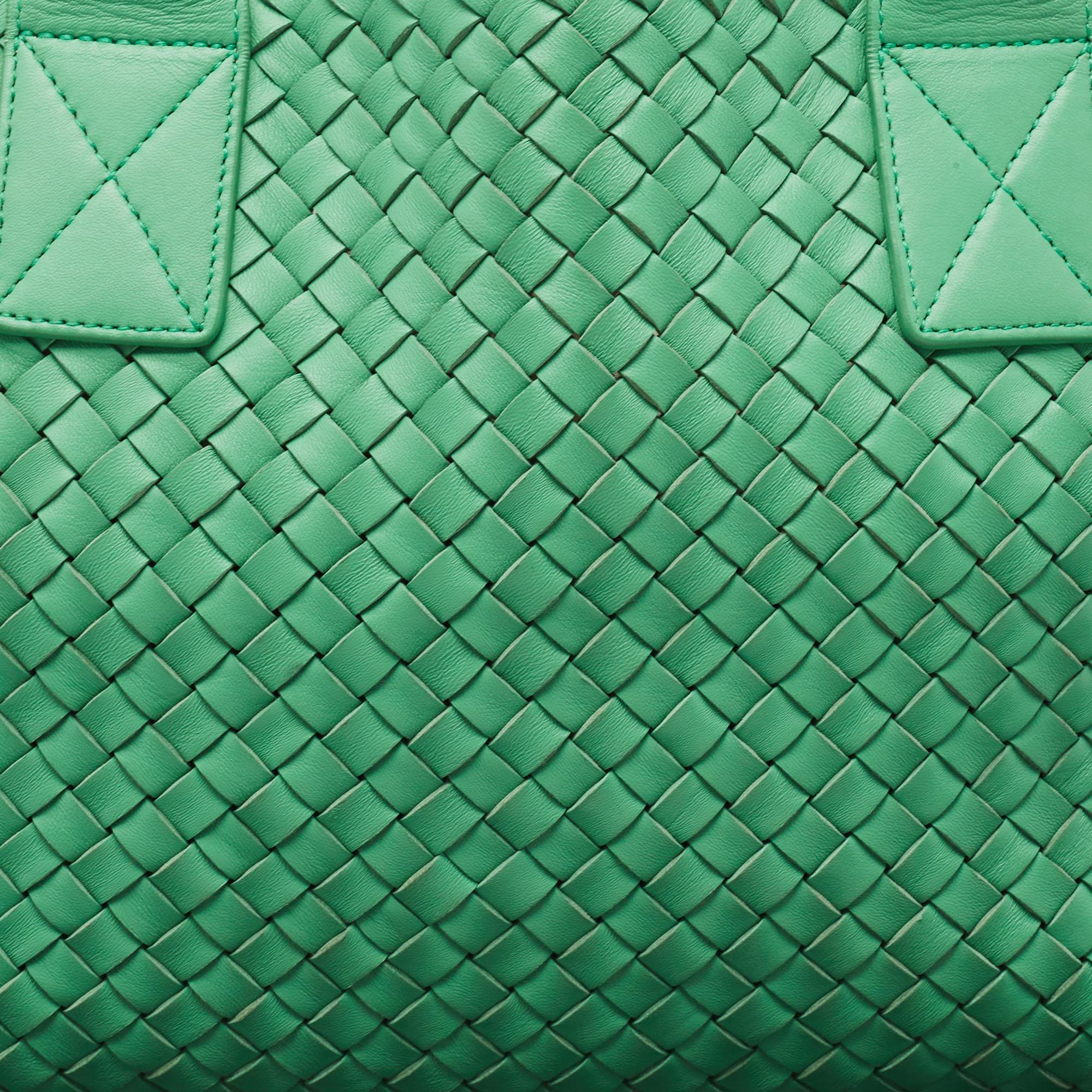 Bottega Veneta Green Intrecciato Leather  Limited Edition 0147/1000 Cabat Tote For Sale 9