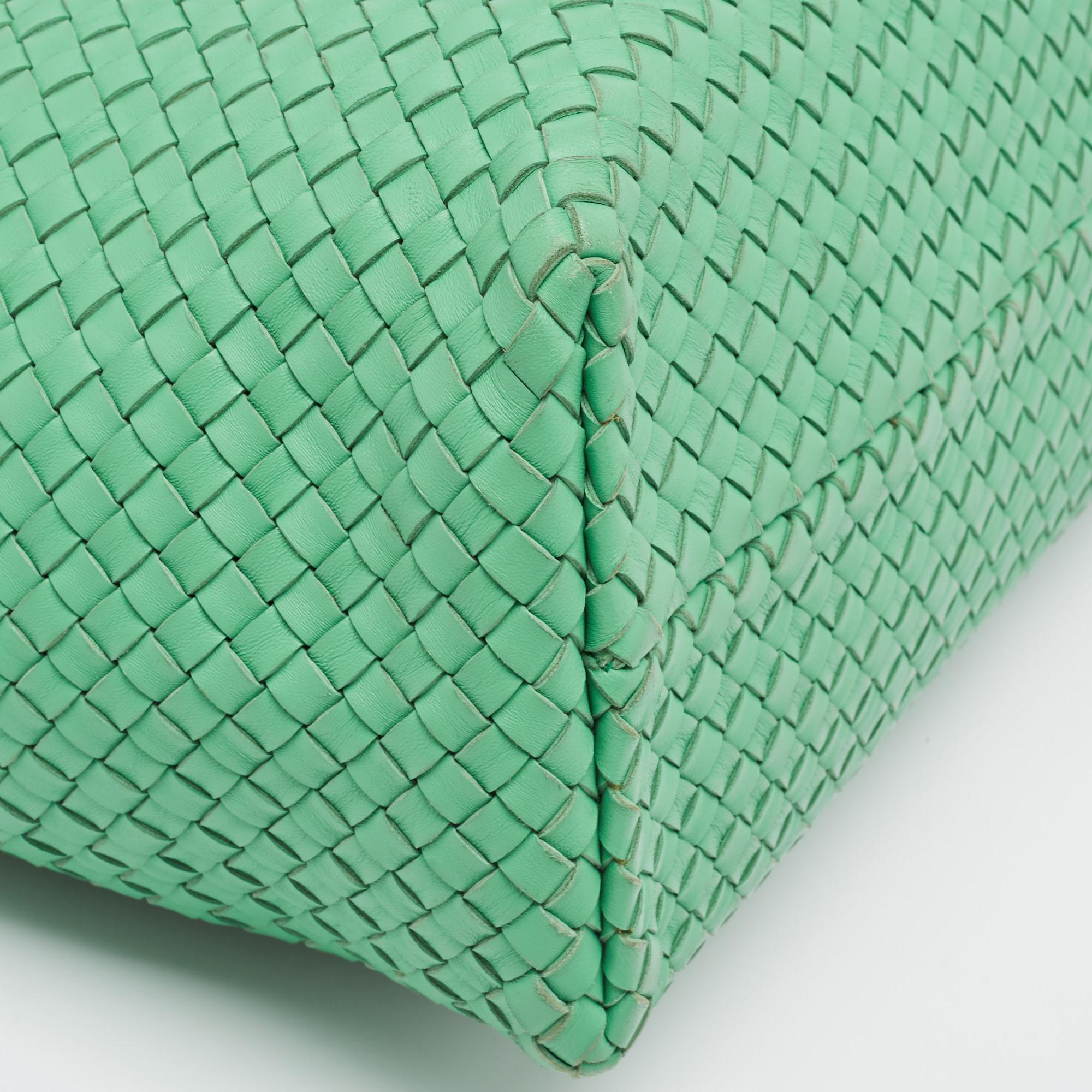 Bottega Veneta Green Intrecciato Leather  Limited Edition 0147/1000 Cabat Tote For Sale 1