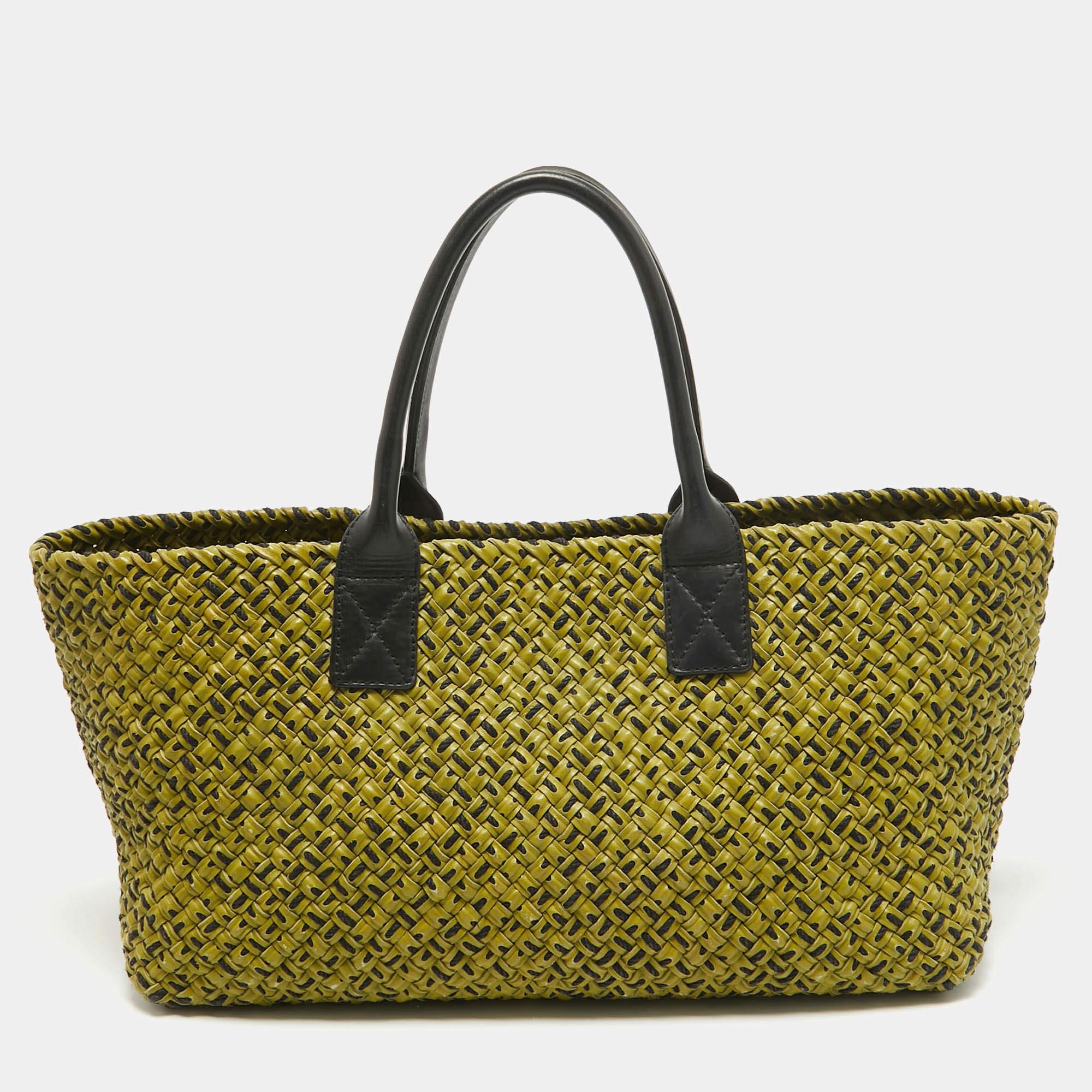 Bottega Veneta Green Intrecciato Leather Limited Edition 302/750 Cabat Tote In Good Condition In Dubai, Al Qouz 2