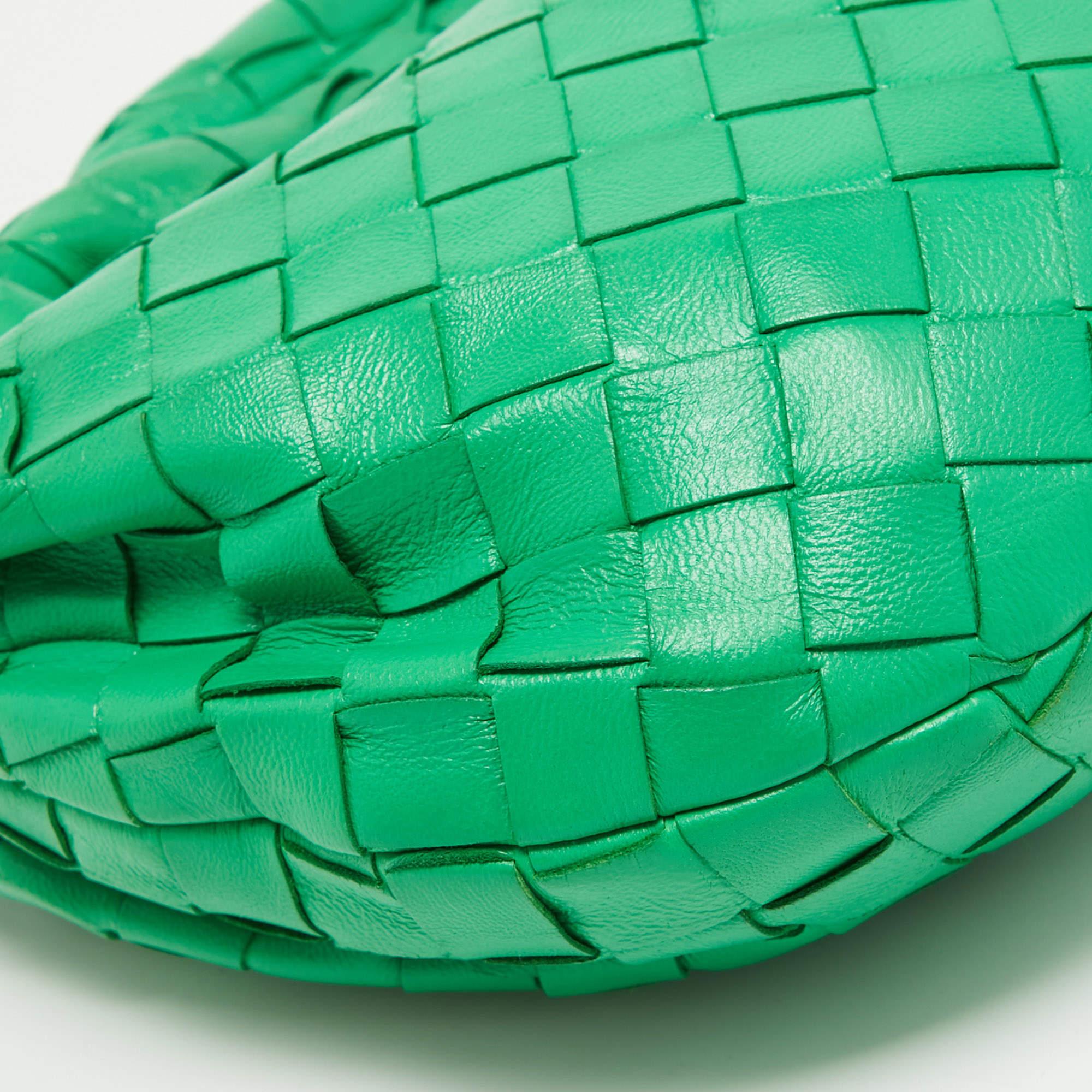 Bottega Veneta Green Intrecciato Leather Mini BV Jodie Bag For Sale 2