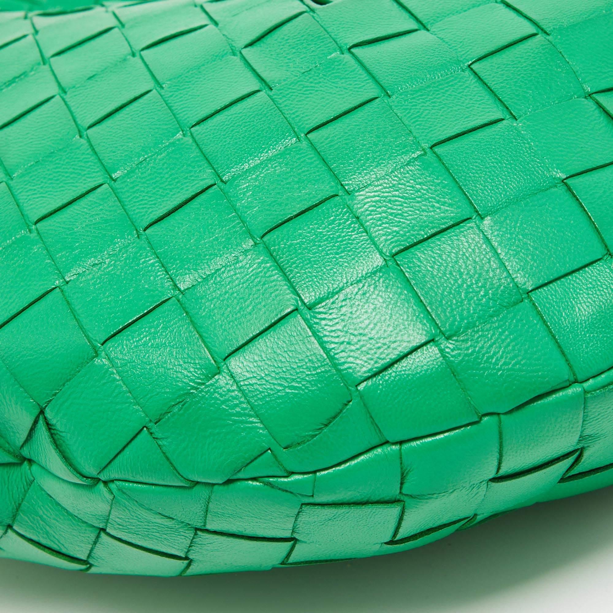 Bottega Veneta Green Intrecciato Leather Mini BV Jodie Bag For Sale 3